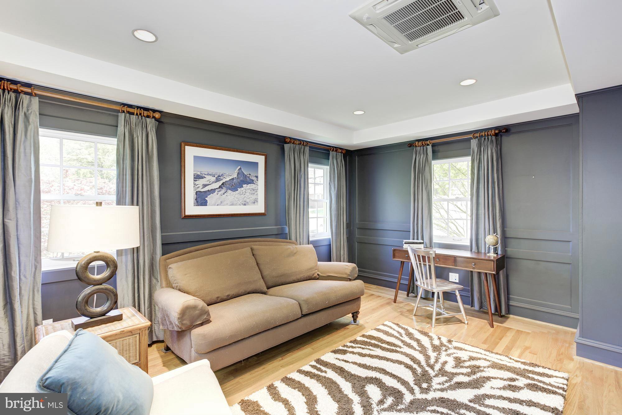 GOLF CLUB MANOR - Residential