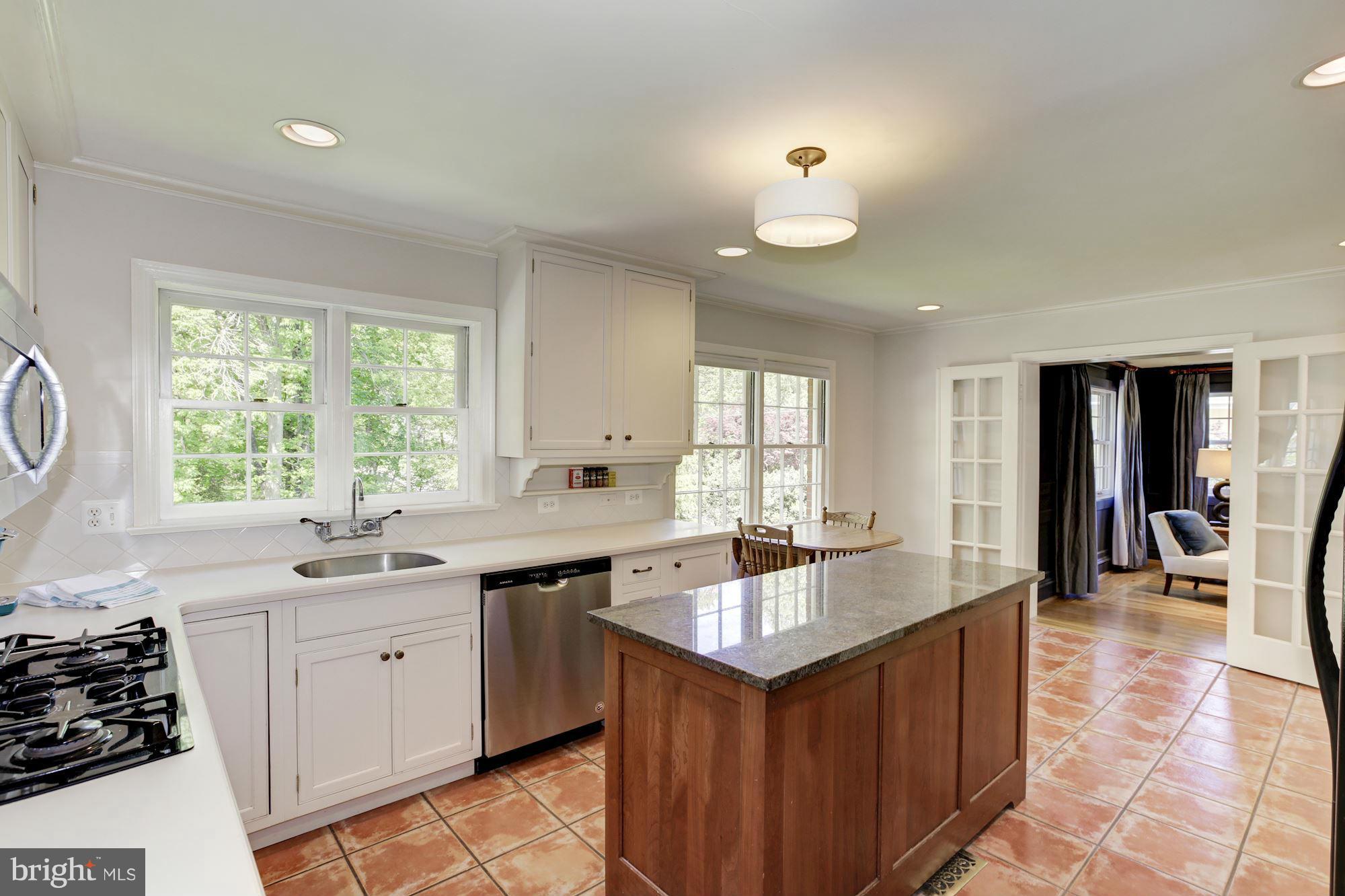 GOLF CLUB MANOR - Residential