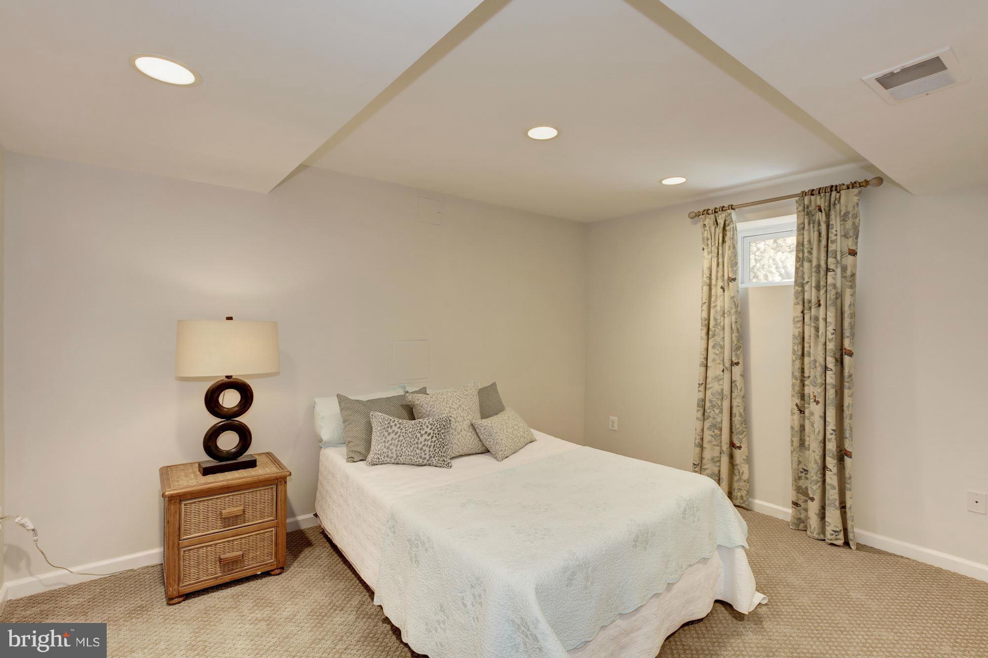 GOLF CLUB MANOR - Residential