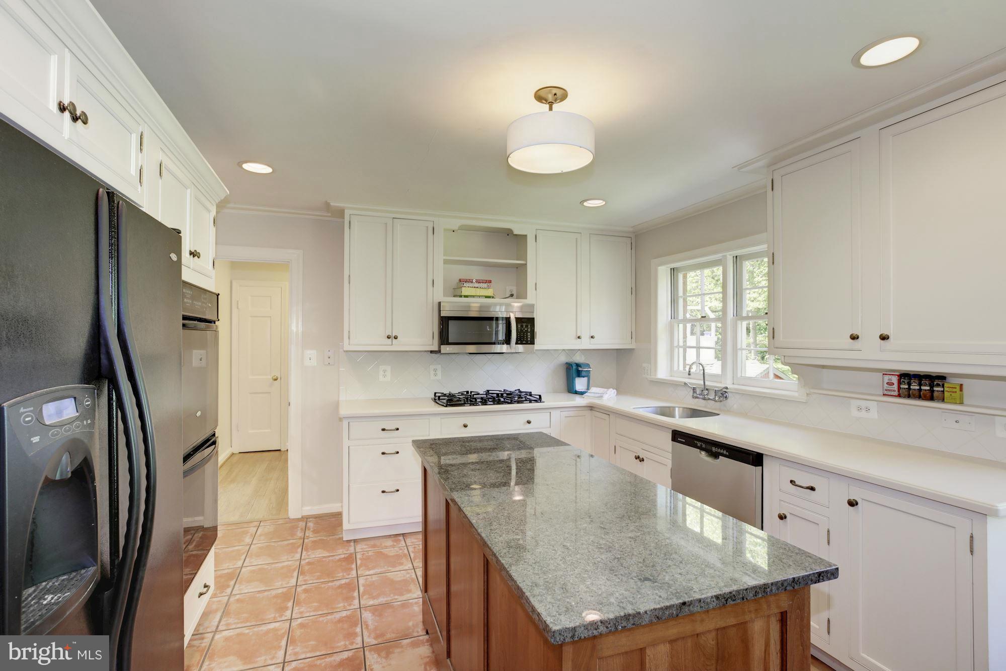 GOLF CLUB MANOR - Residential