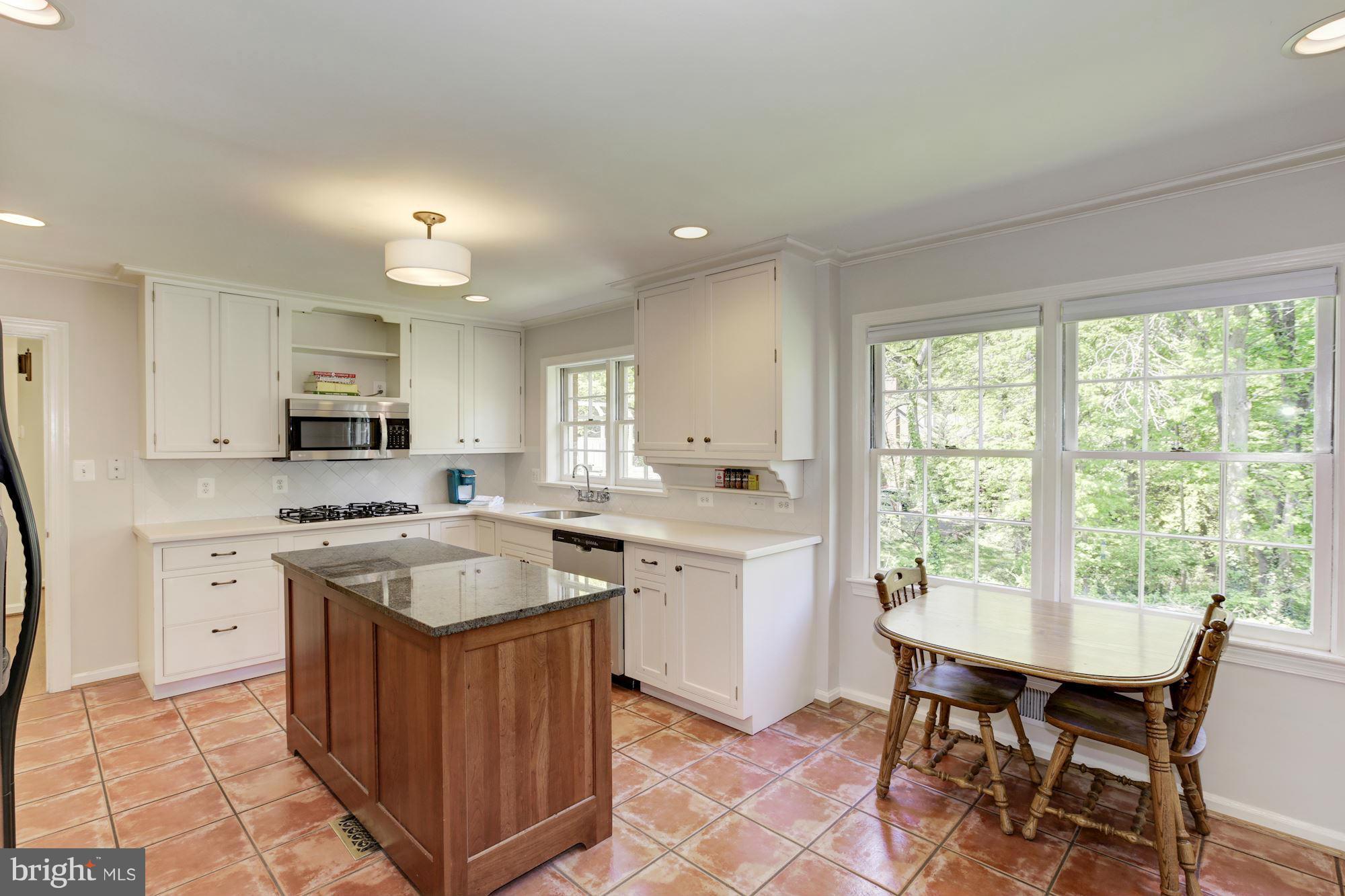 GOLF CLUB MANOR - Residential