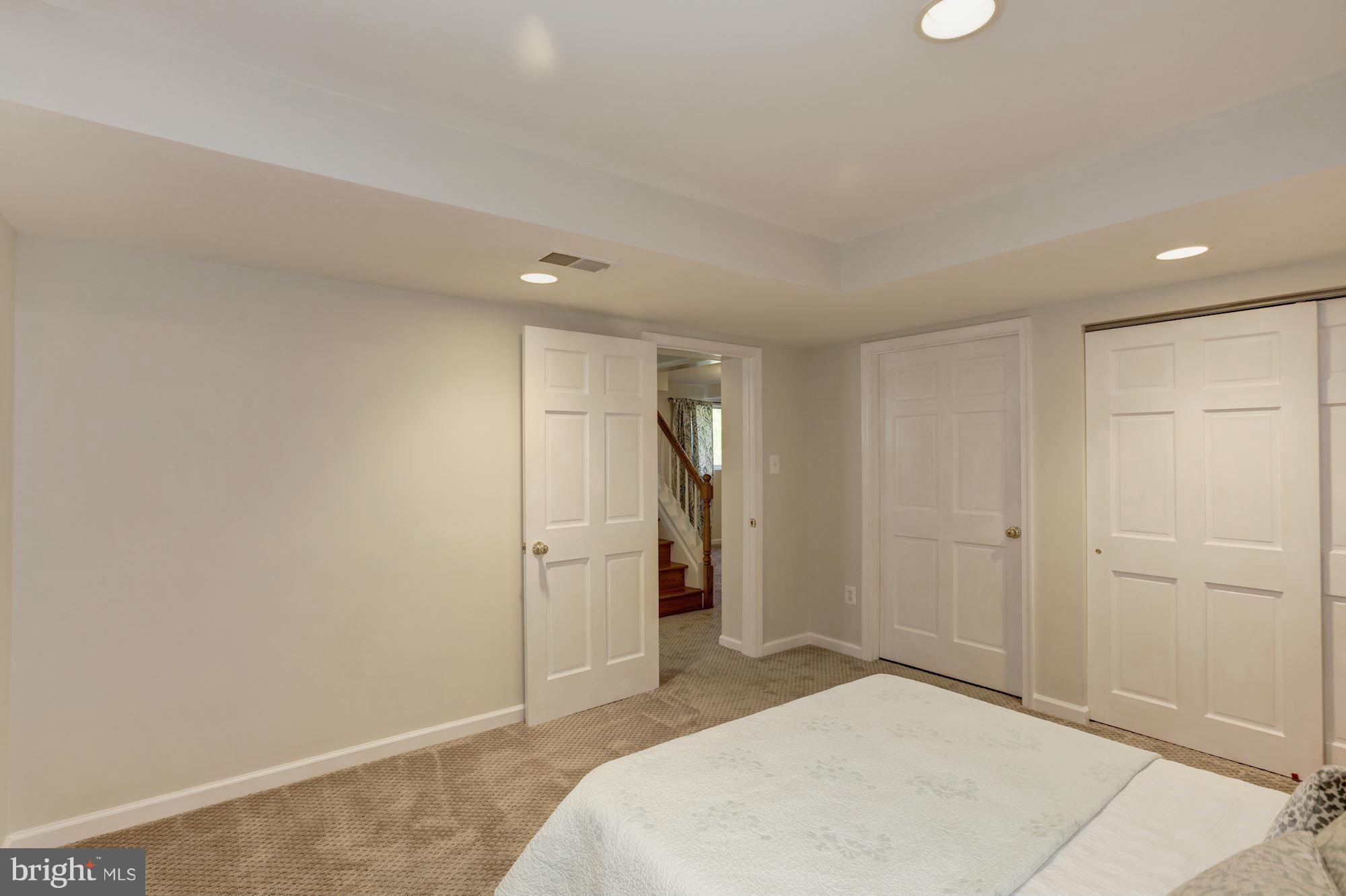 GOLF CLUB MANOR - Residential