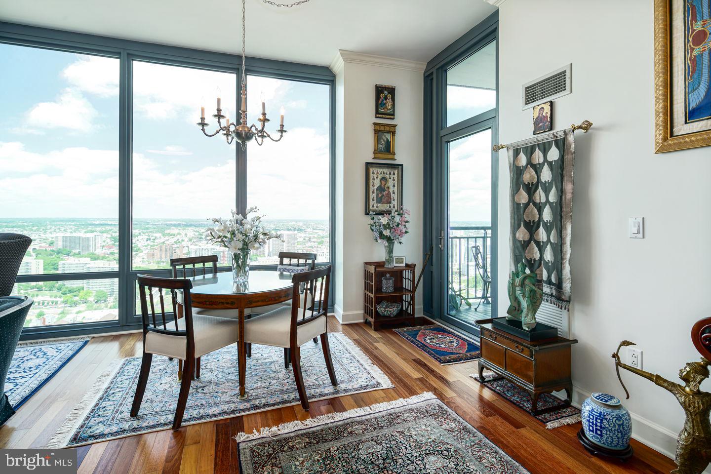 RITTENHOUSE SQUARE - Residential