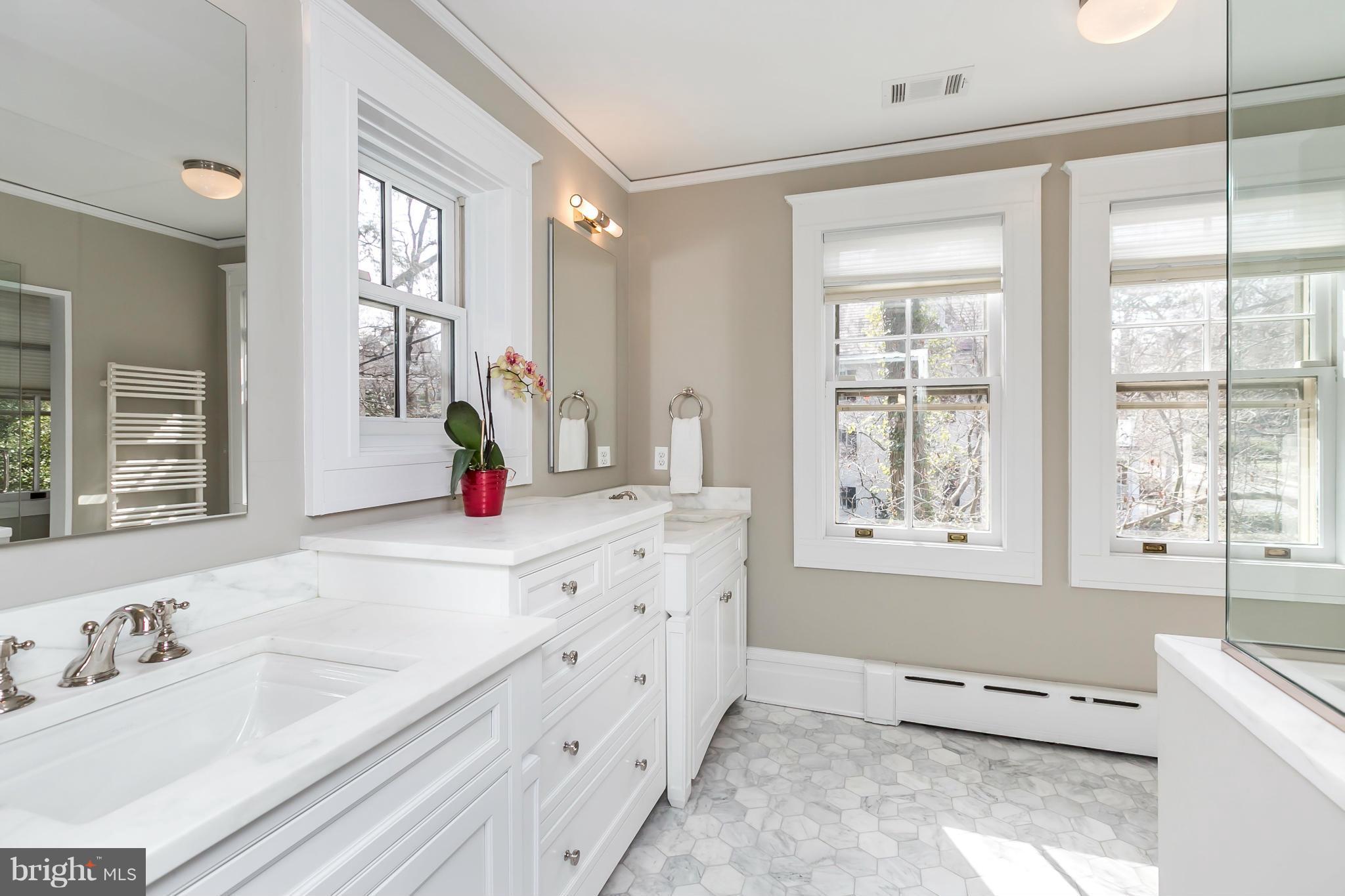 ROLAND PARK - Residential