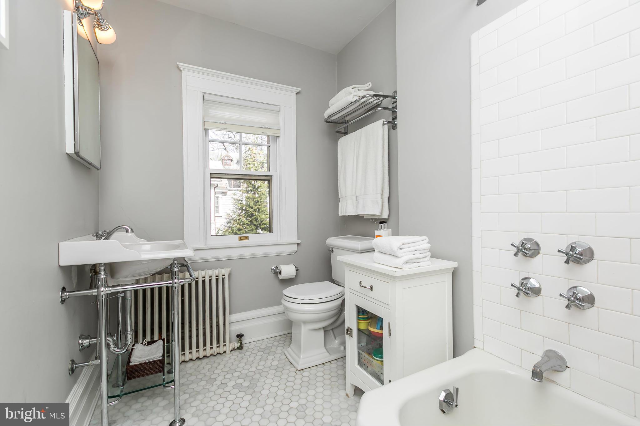 ROLAND PARK - Residential