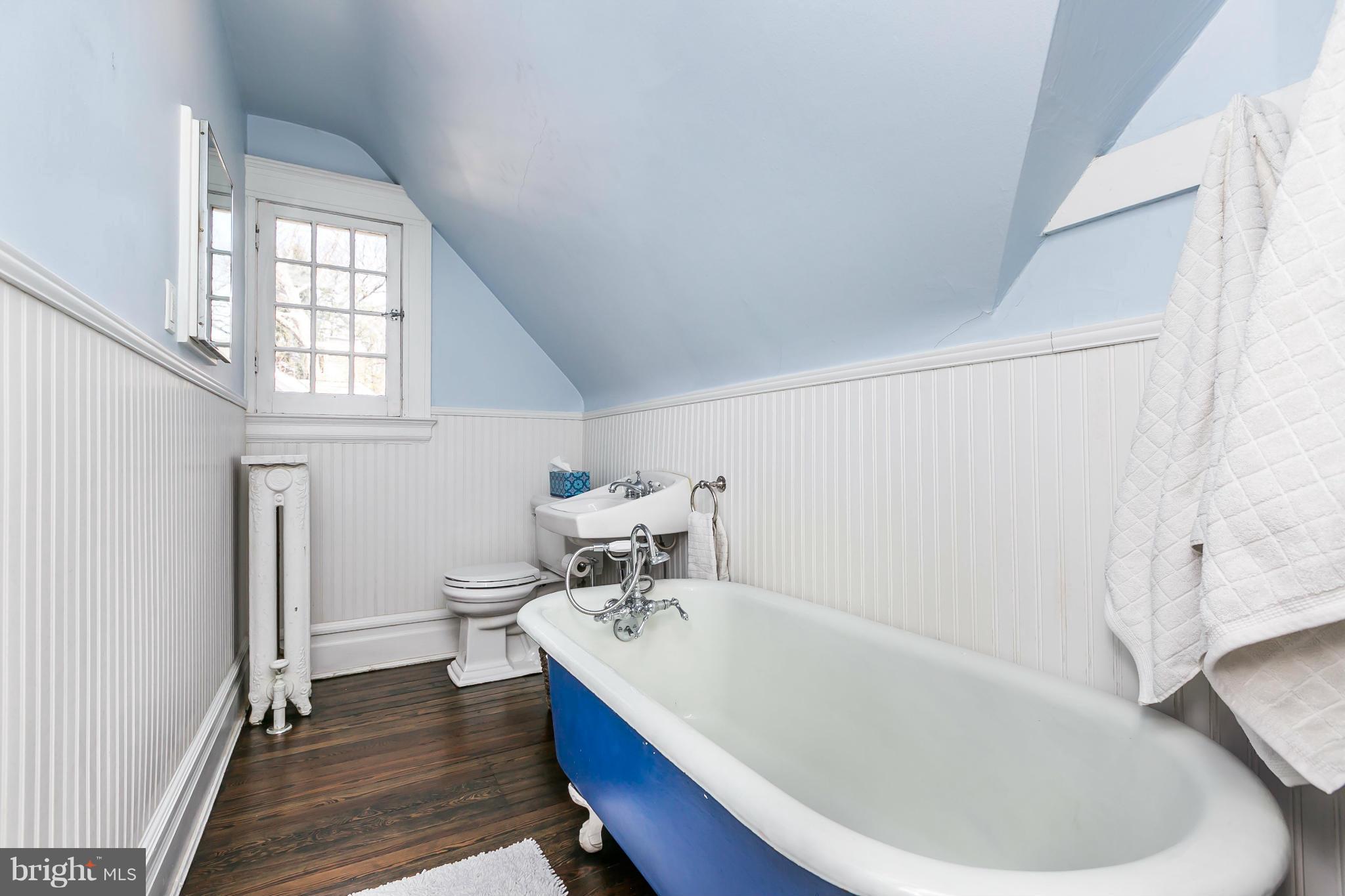 ROLAND PARK - Residential