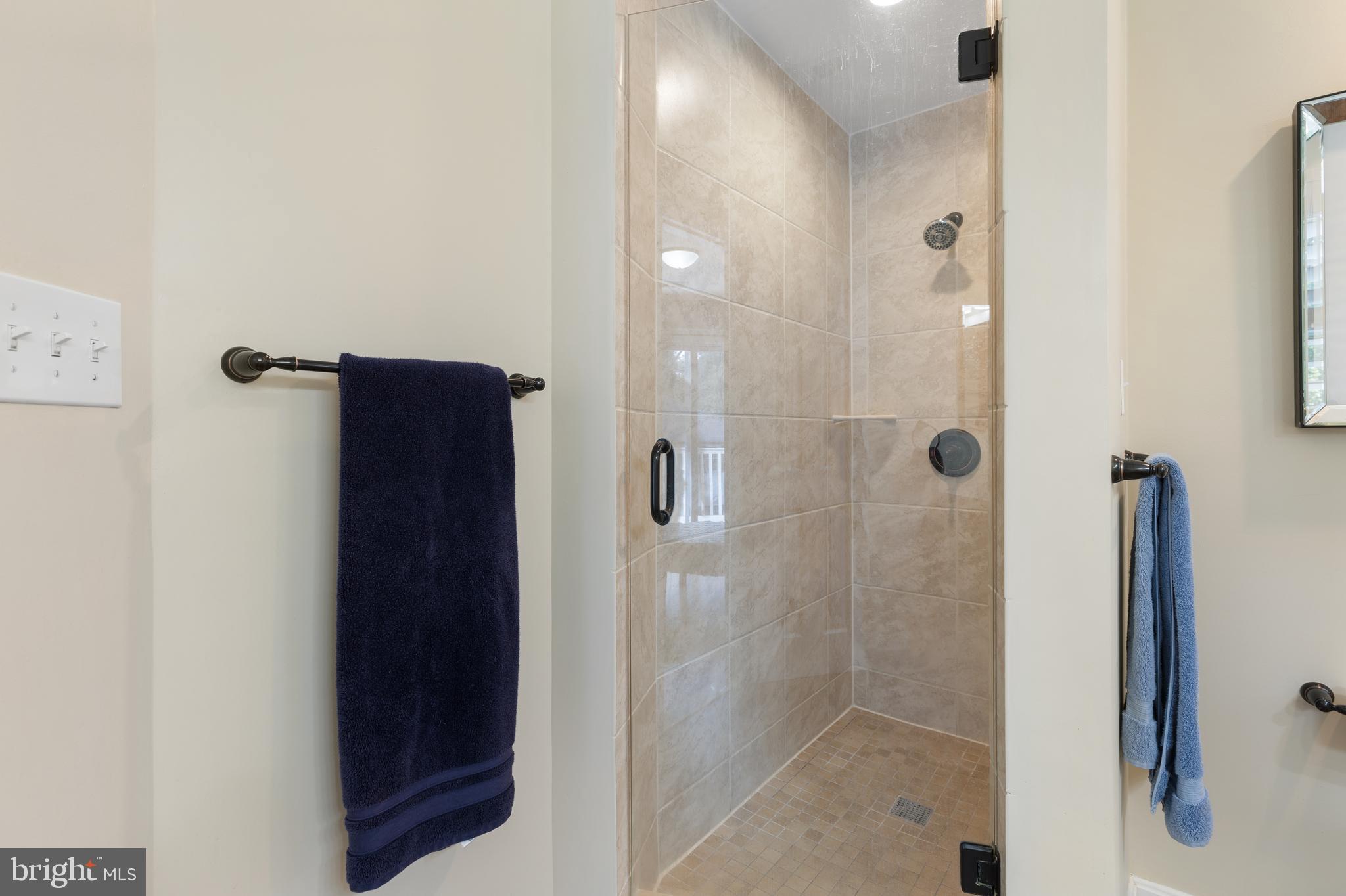 WAYNEWOOD - Residential