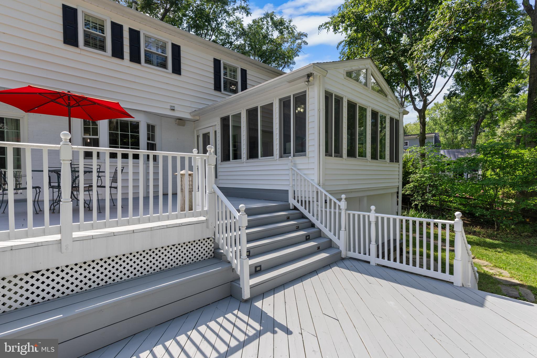 WAYNEWOOD - Residential