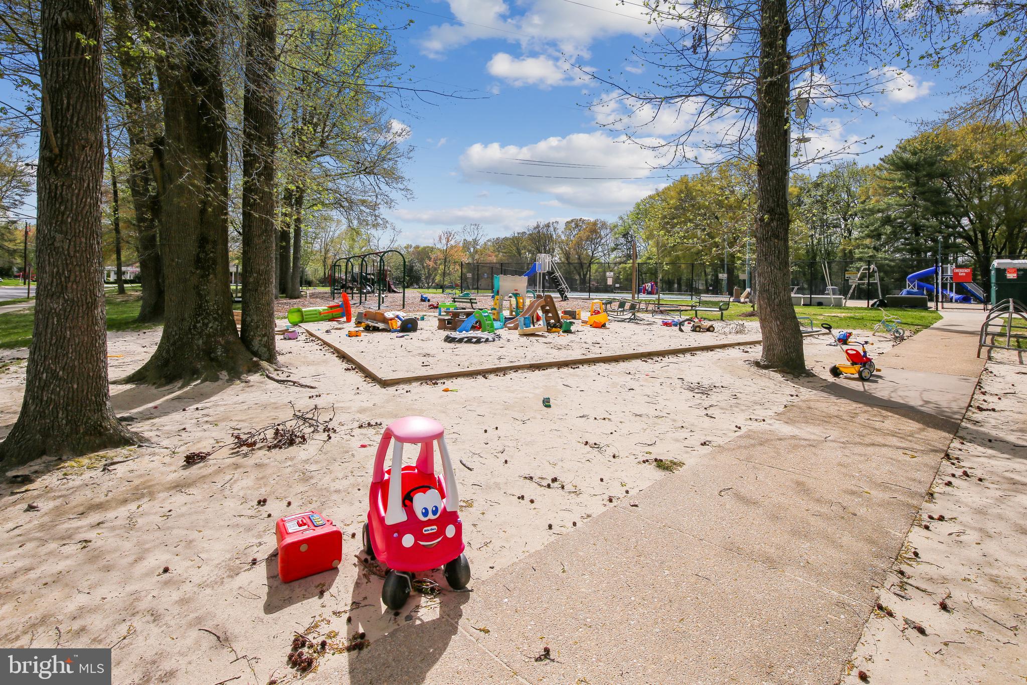 WAYNEWOOD - Residential