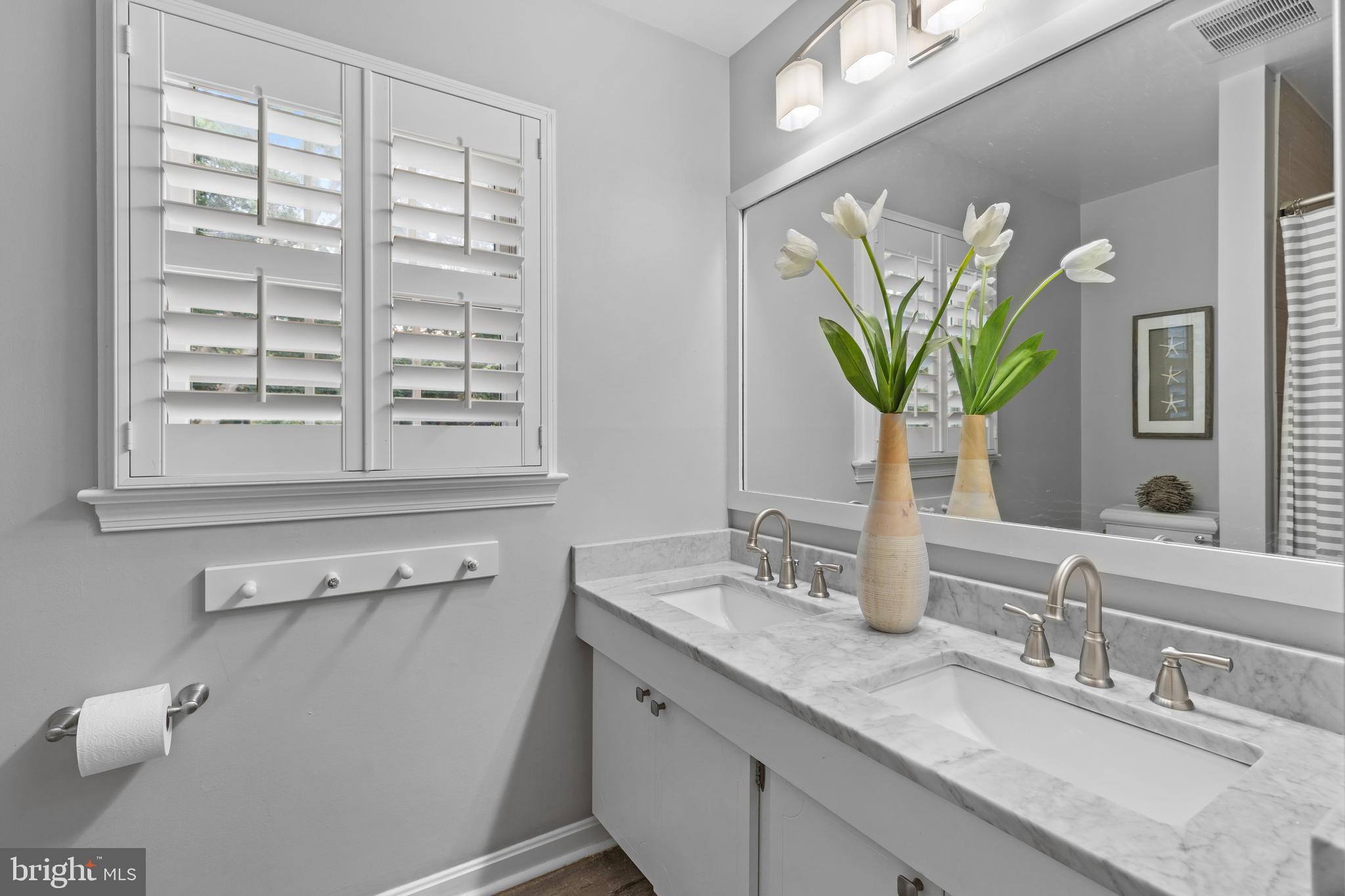 WAYNEWOOD - Residential