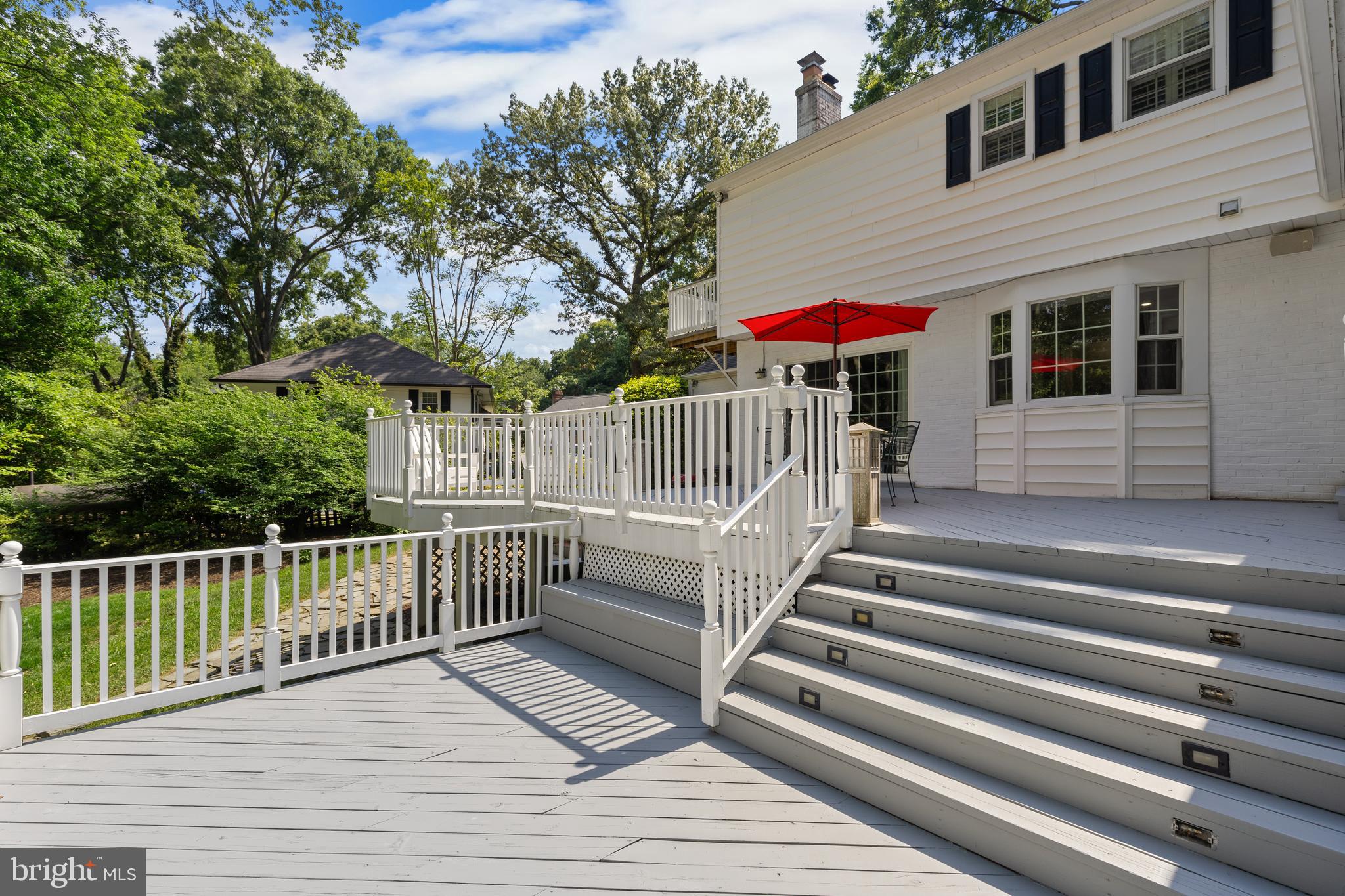 WAYNEWOOD - Residential