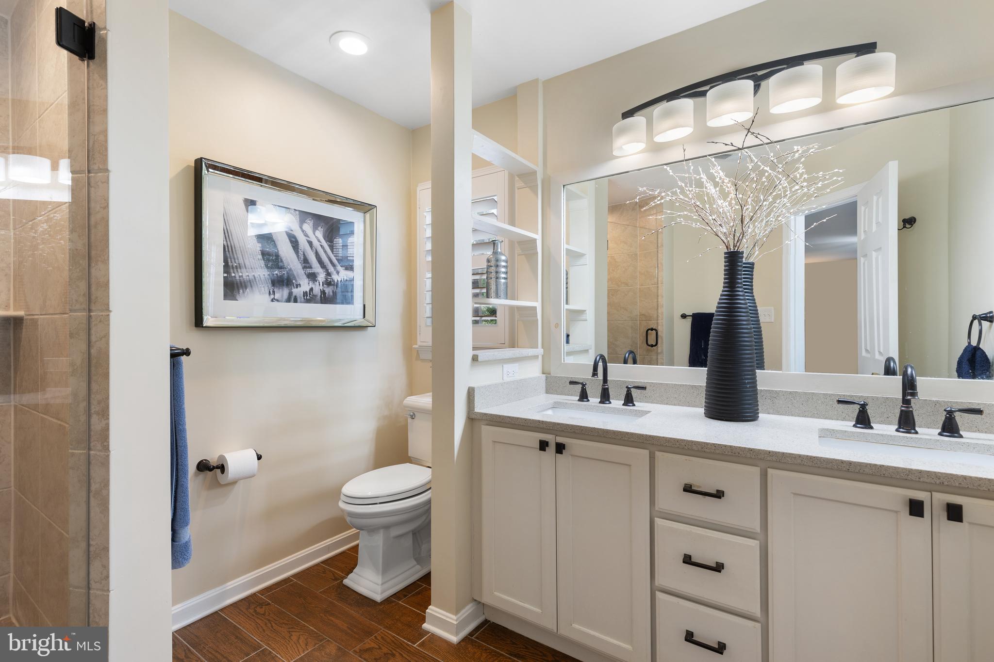 WAYNEWOOD - Residential