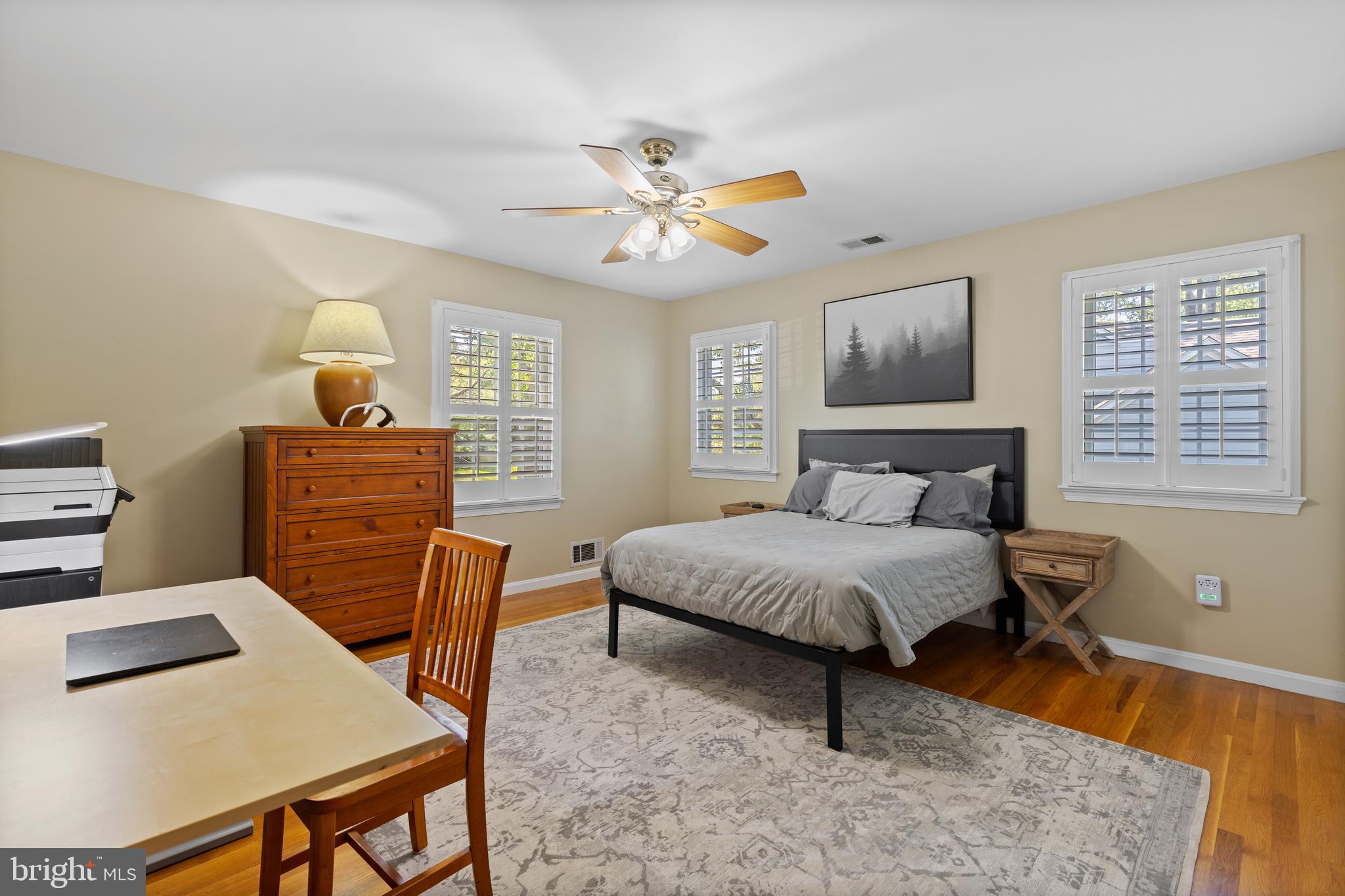 WAYNEWOOD - Residential