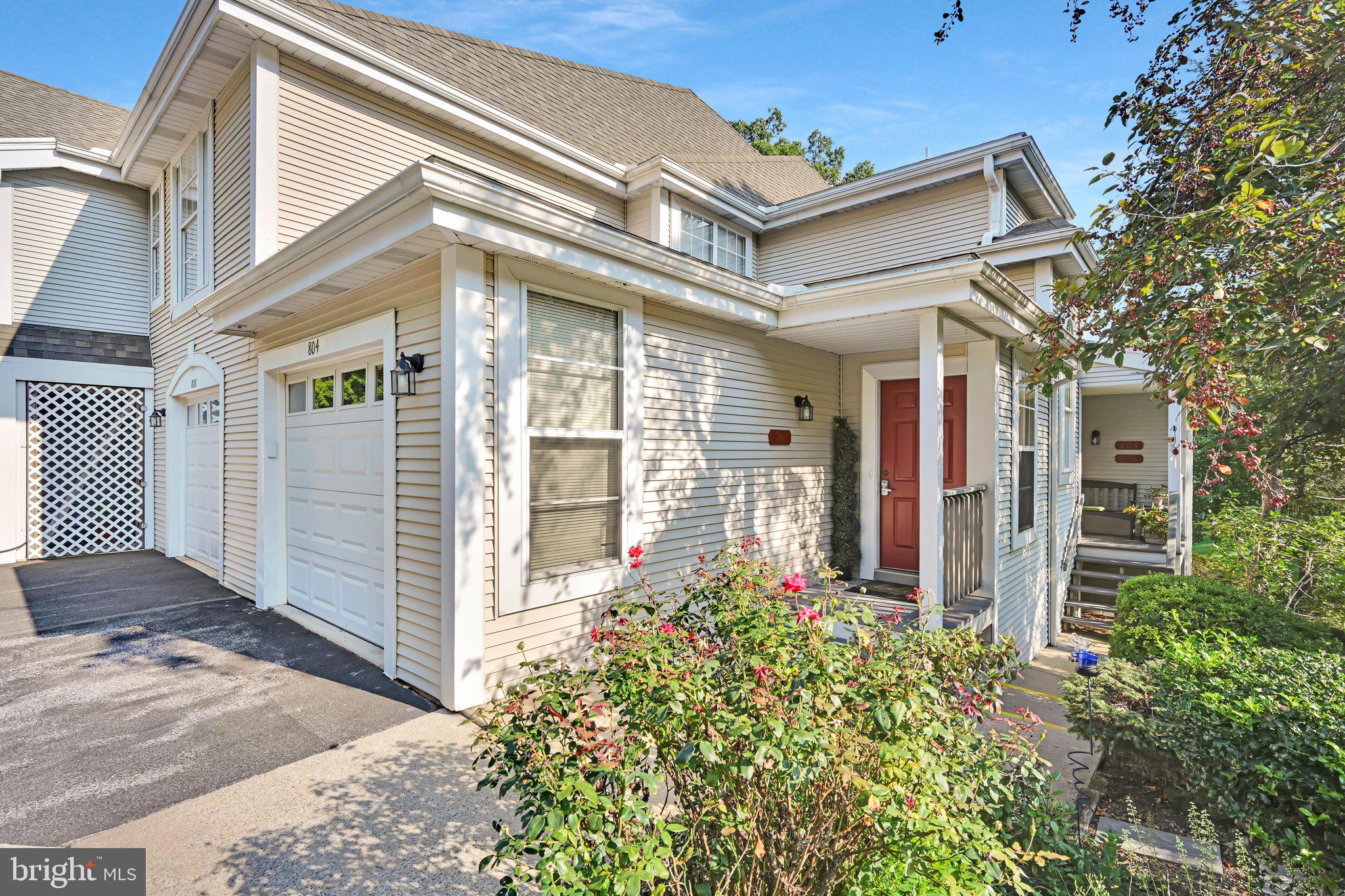 804 COUNTRY PLACE DRIVE