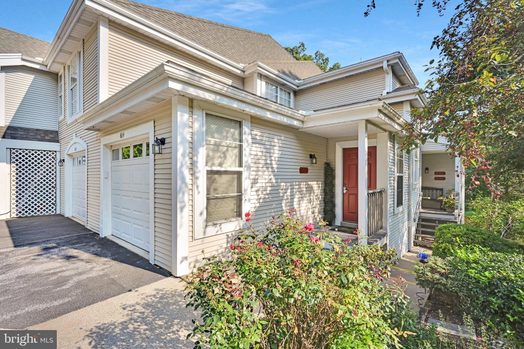 Photo of 804 Country Place Drive, LANCASTER, PA 17601 (MLS # PALA2094158)