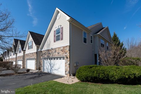 Townhouse For Sale - 233 Concord Place<br/> Mercer County, PENNINGTON, NJ 08534