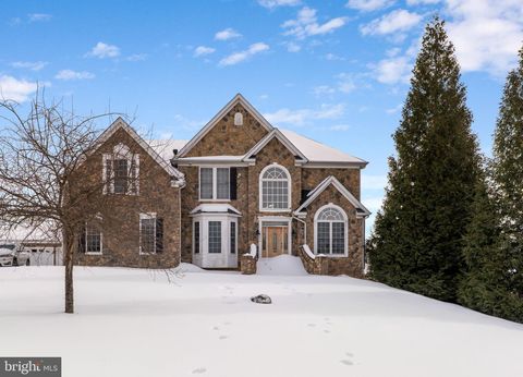 Photo of 8400 Summit Avenue, BALTIMORE, MD 21244 (MLS # MDBC2150860)