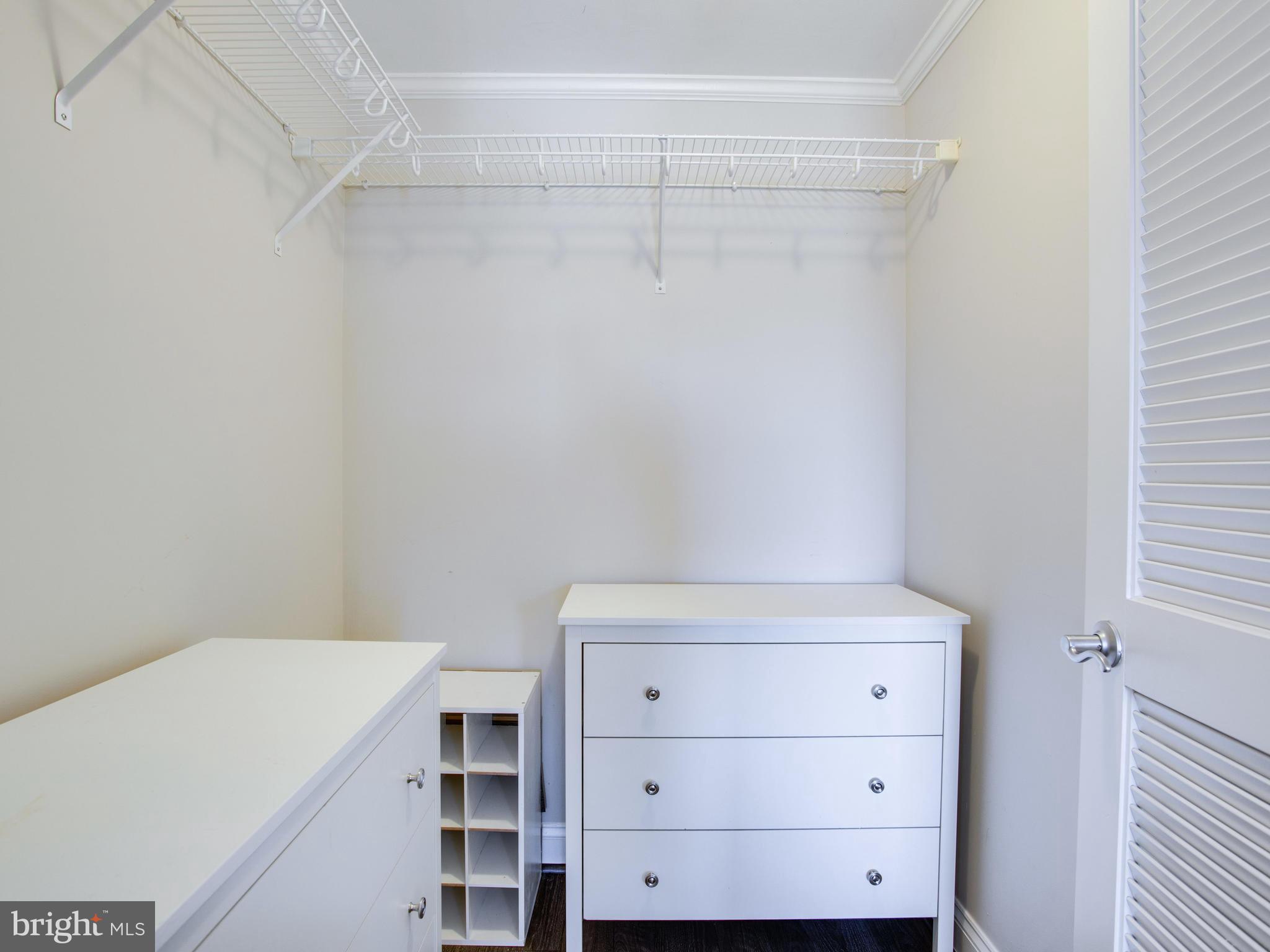 THE HENRY - Residential