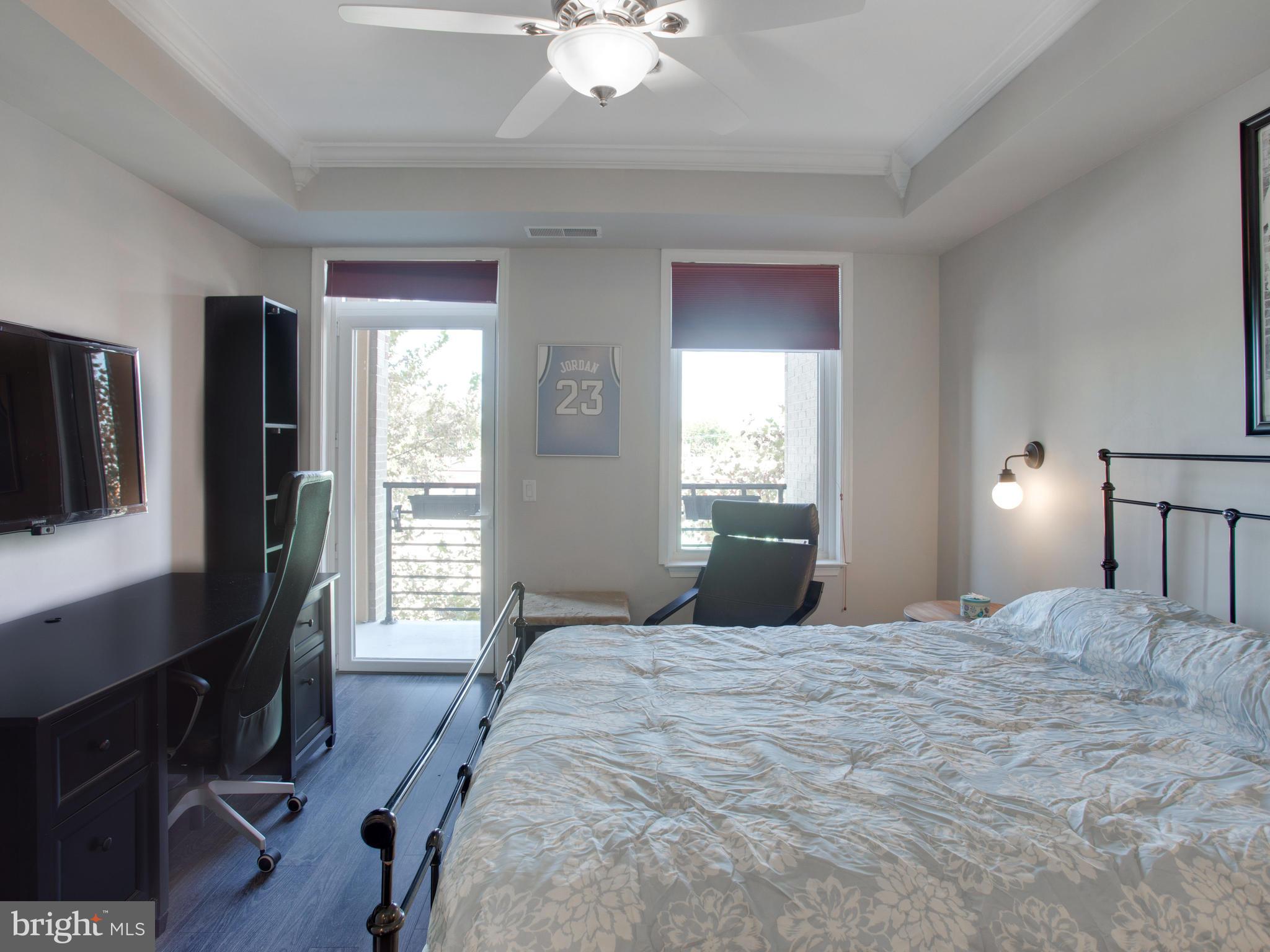 THE HENRY - Residential