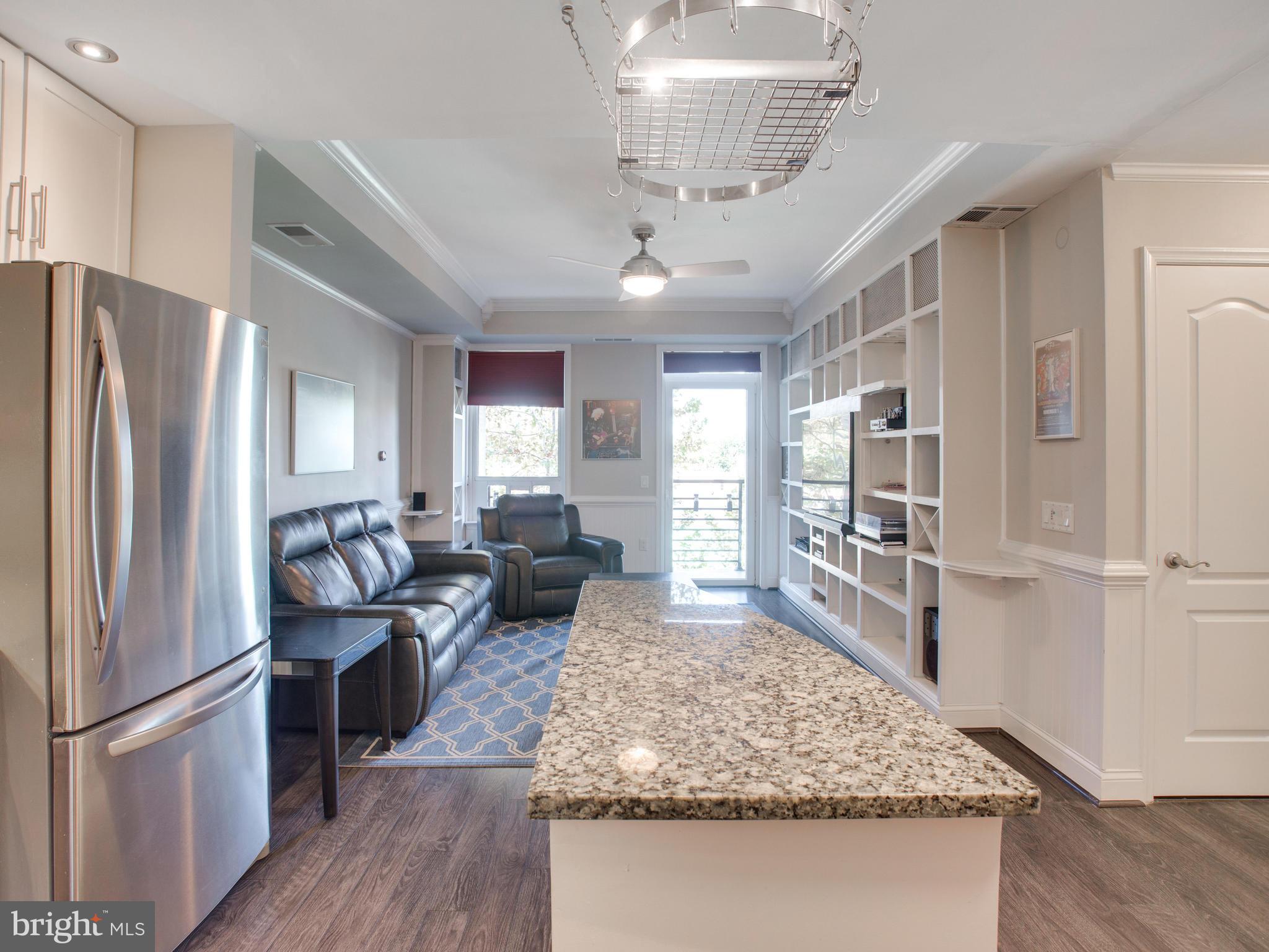 THE HENRY - Residential