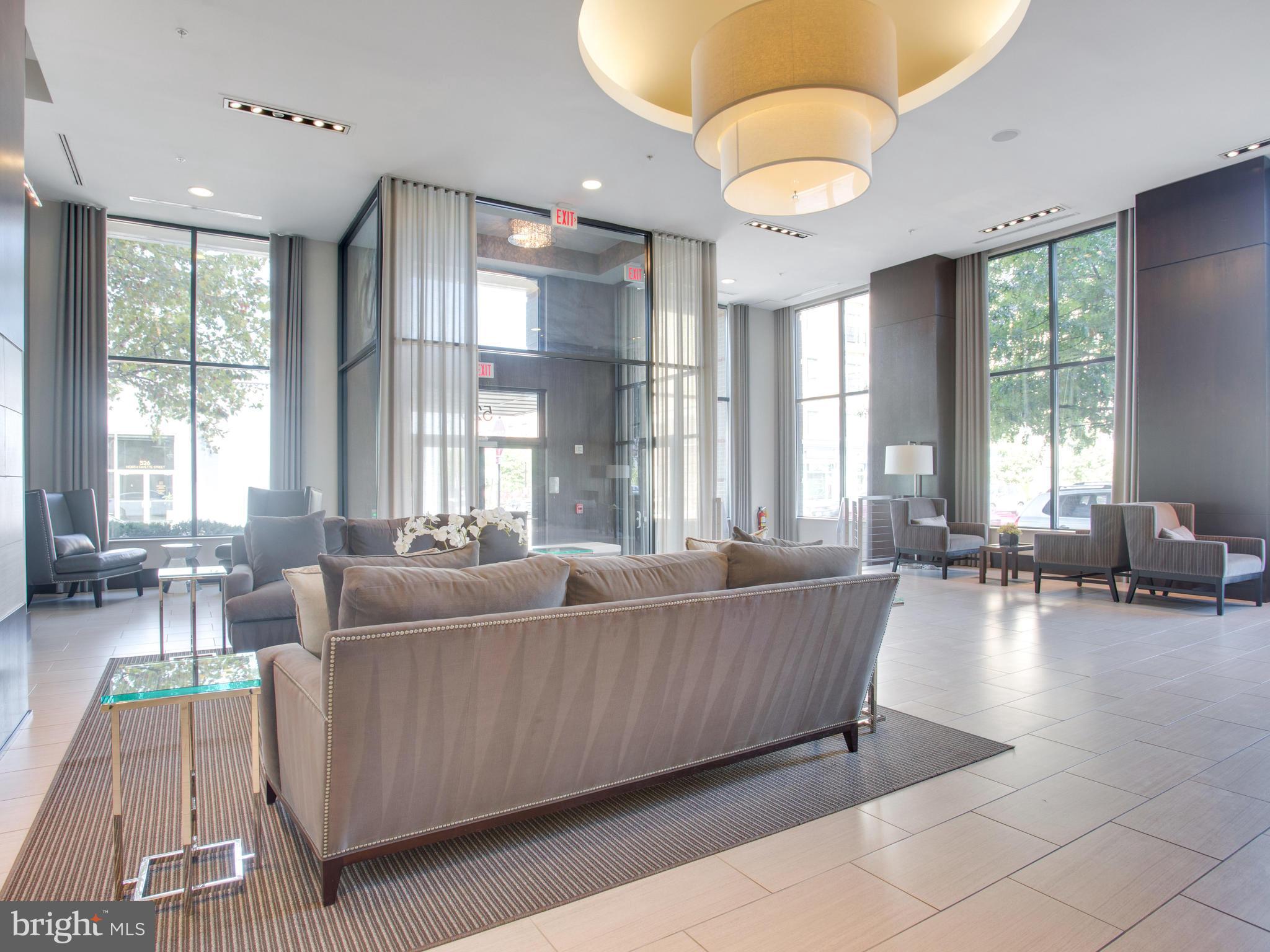 THE HENRY - Residential