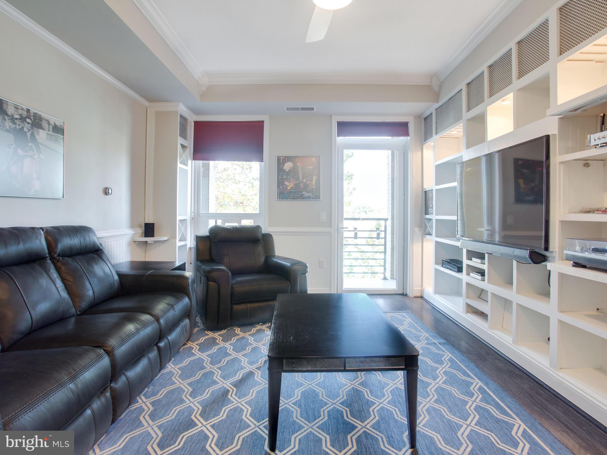 THE HENRY - Residential