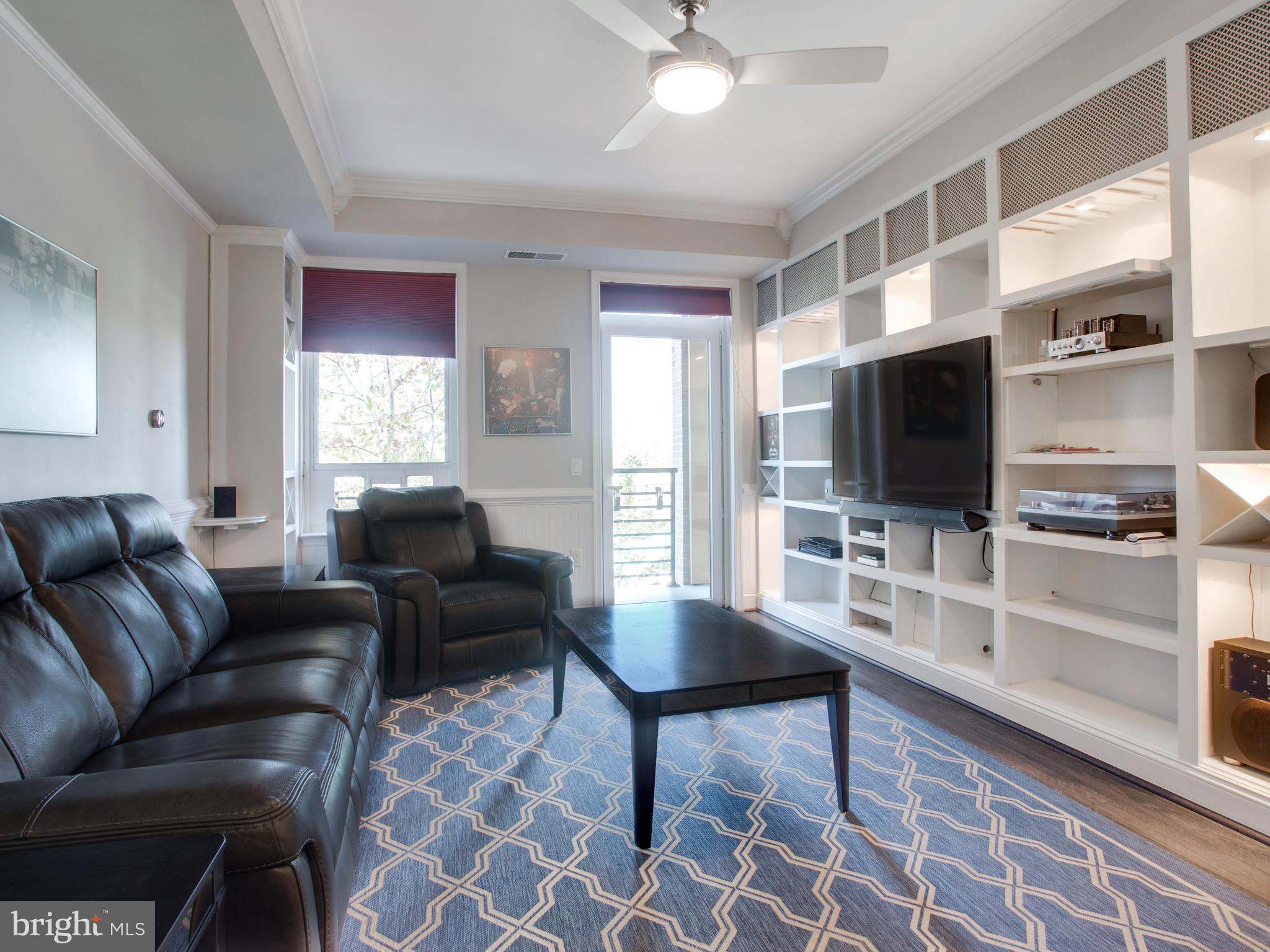 THE HENRY - Residential