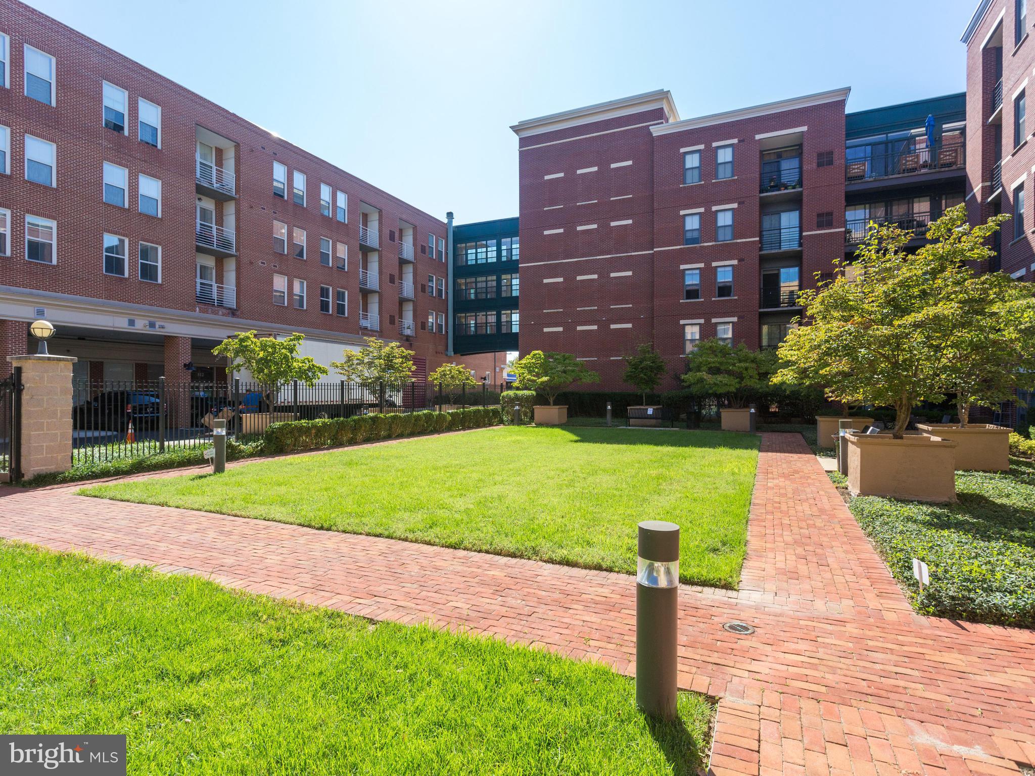 THE HENRY - Residential