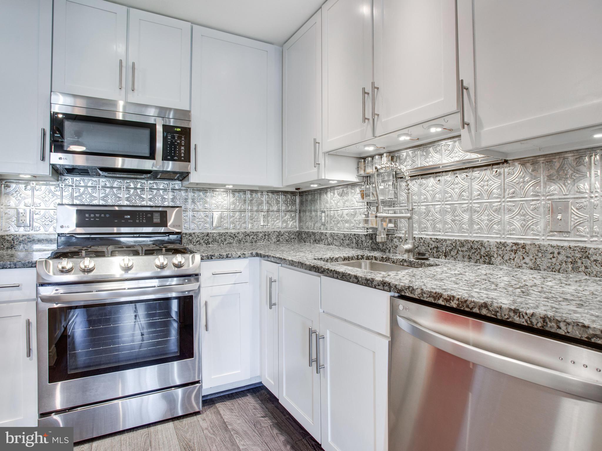 THE HENRY - Residential