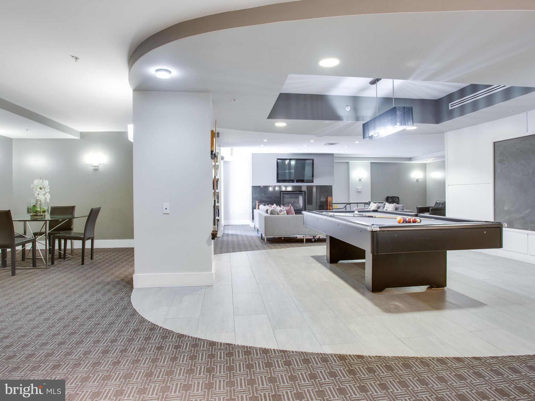 THE HENRY - Residential