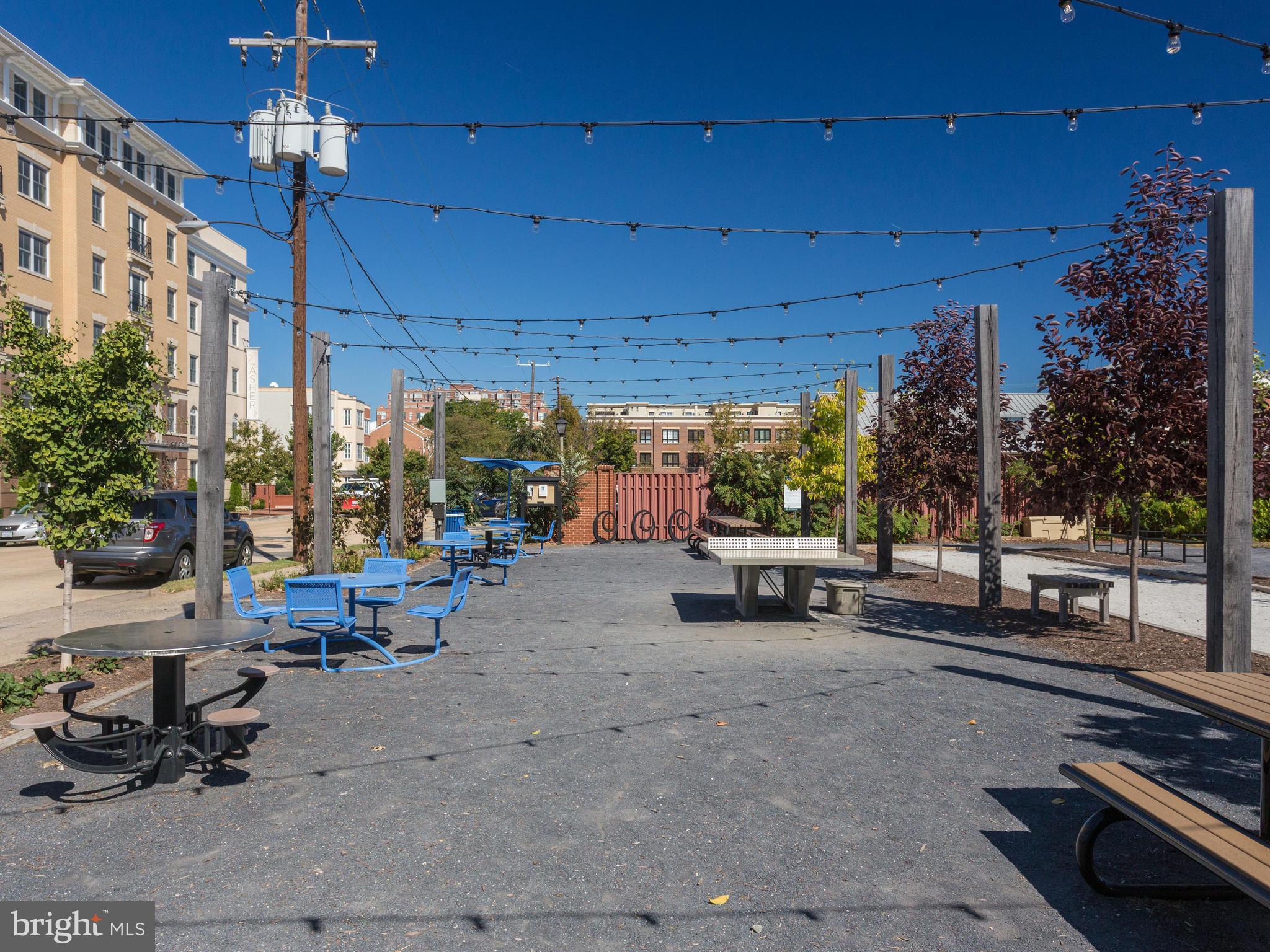 THE HENRY - Residential