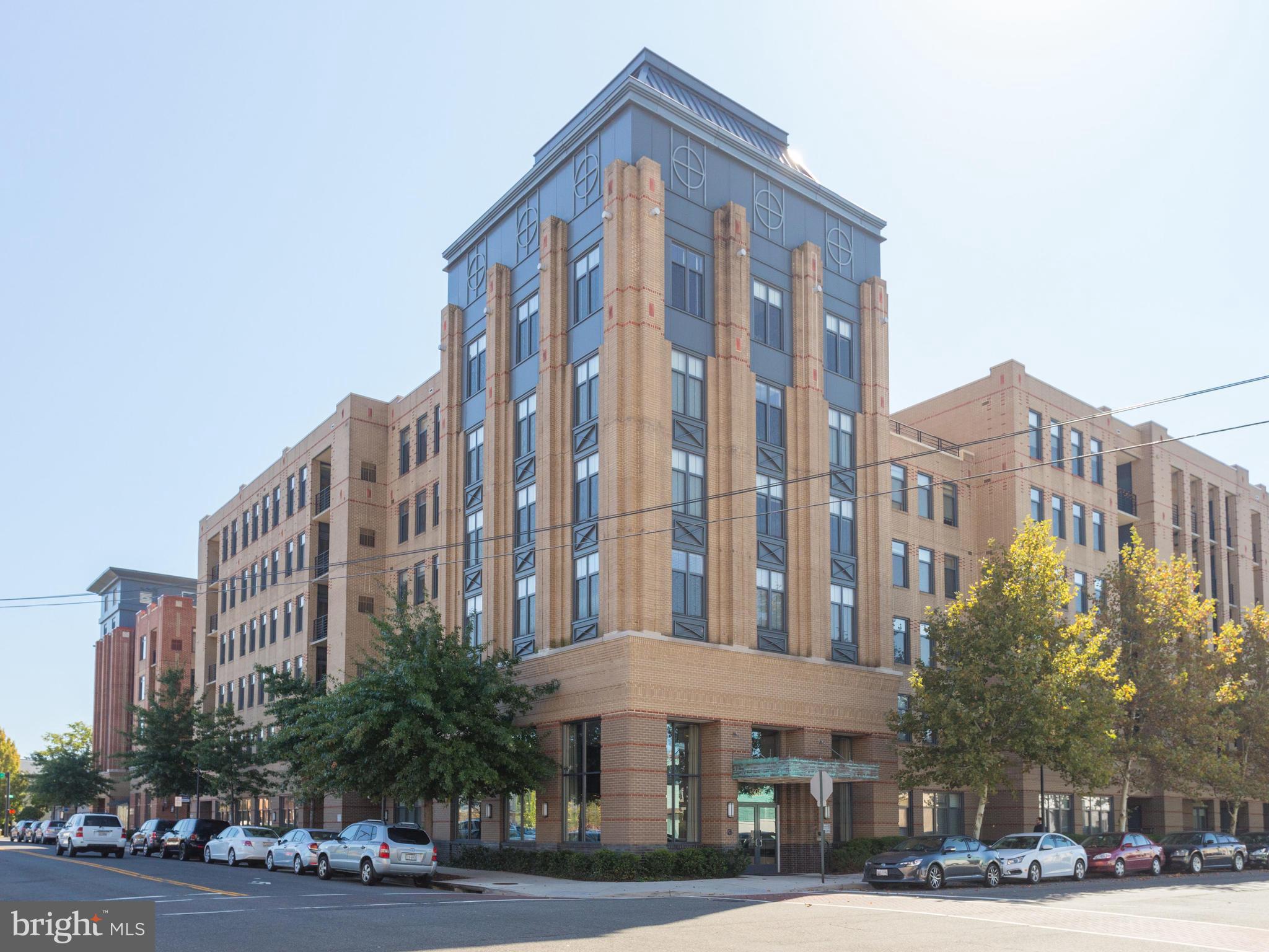 THE HENRY - Residential