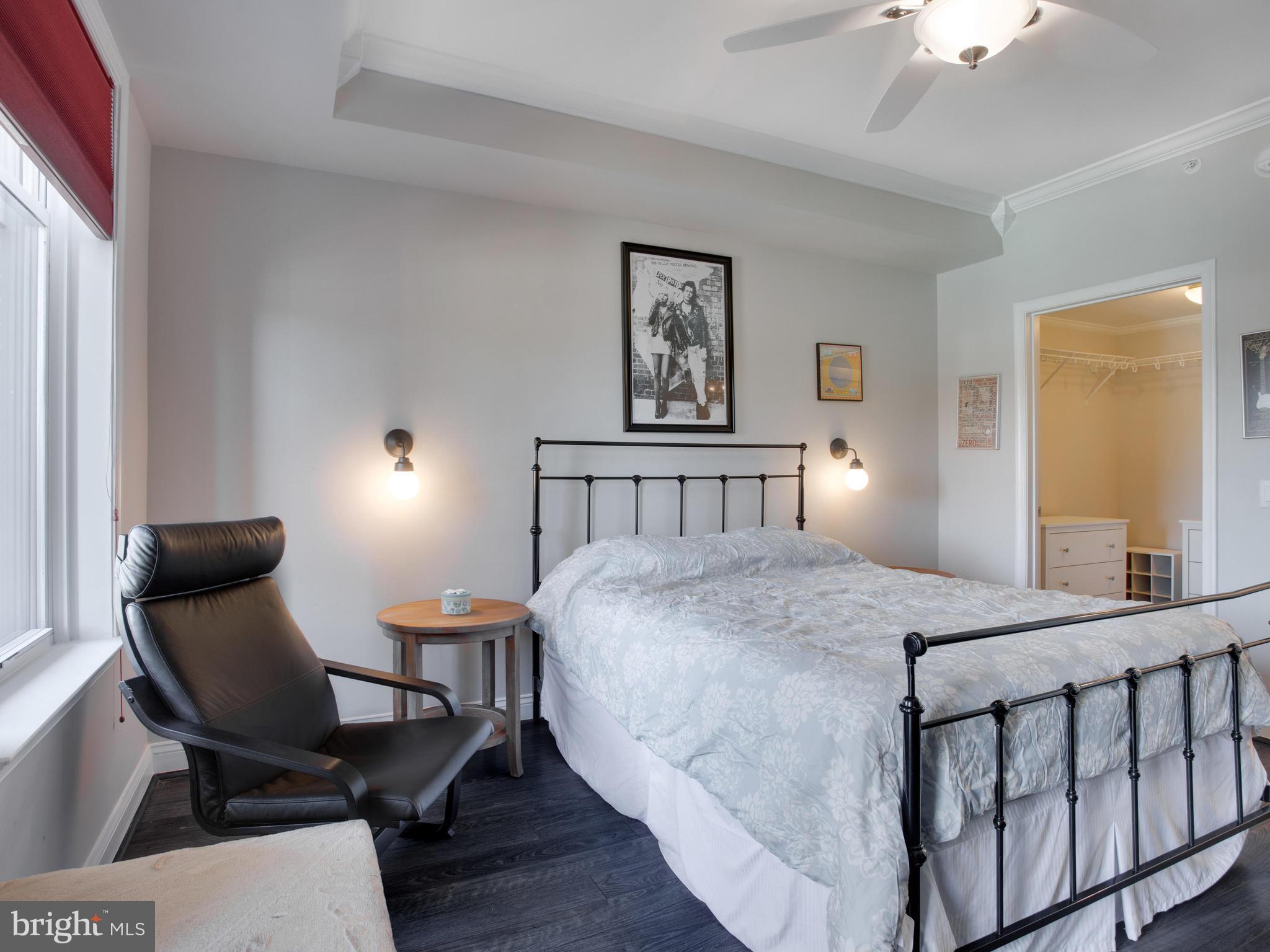 THE HENRY - Residential