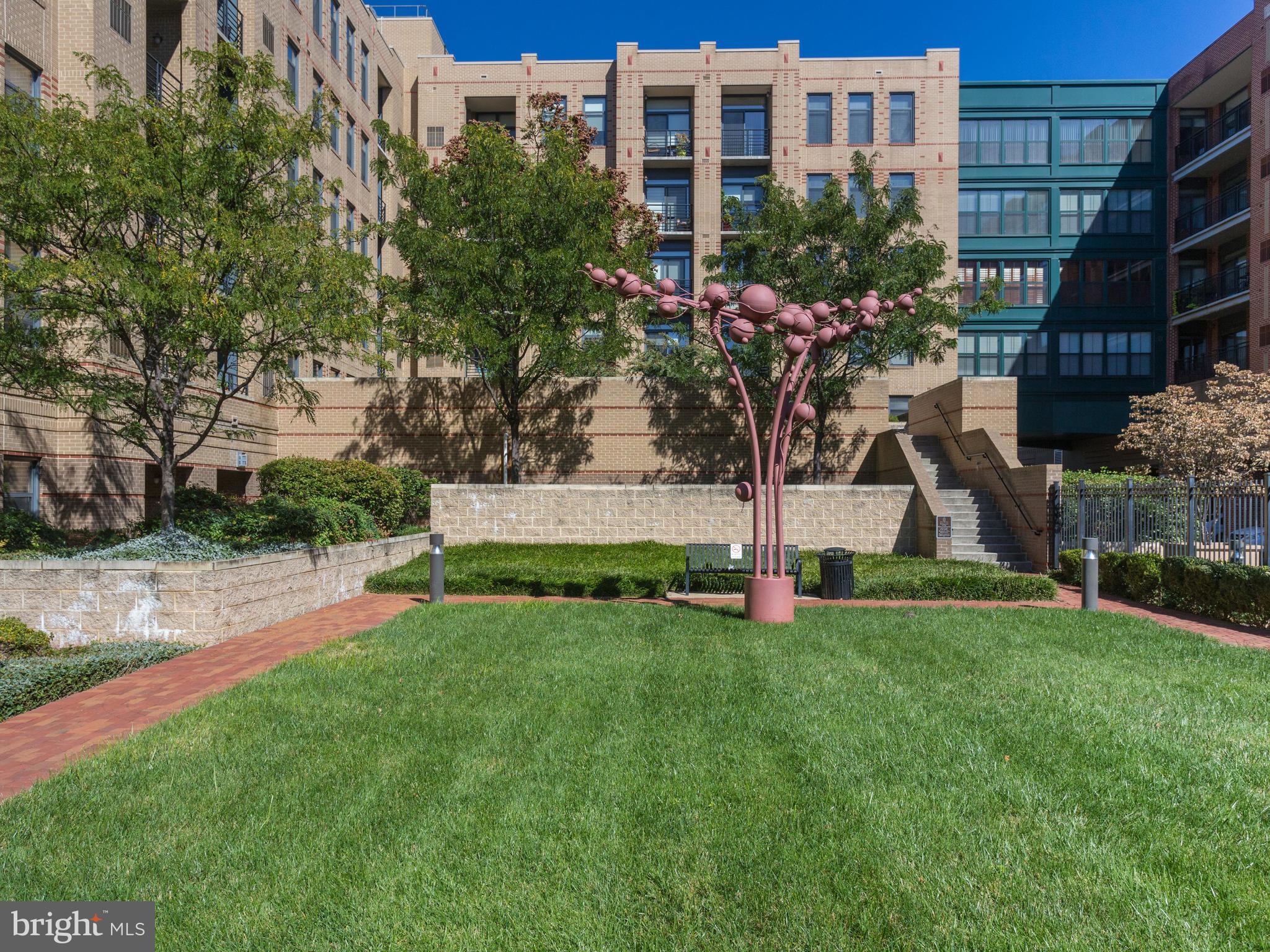 THE HENRY - Residential