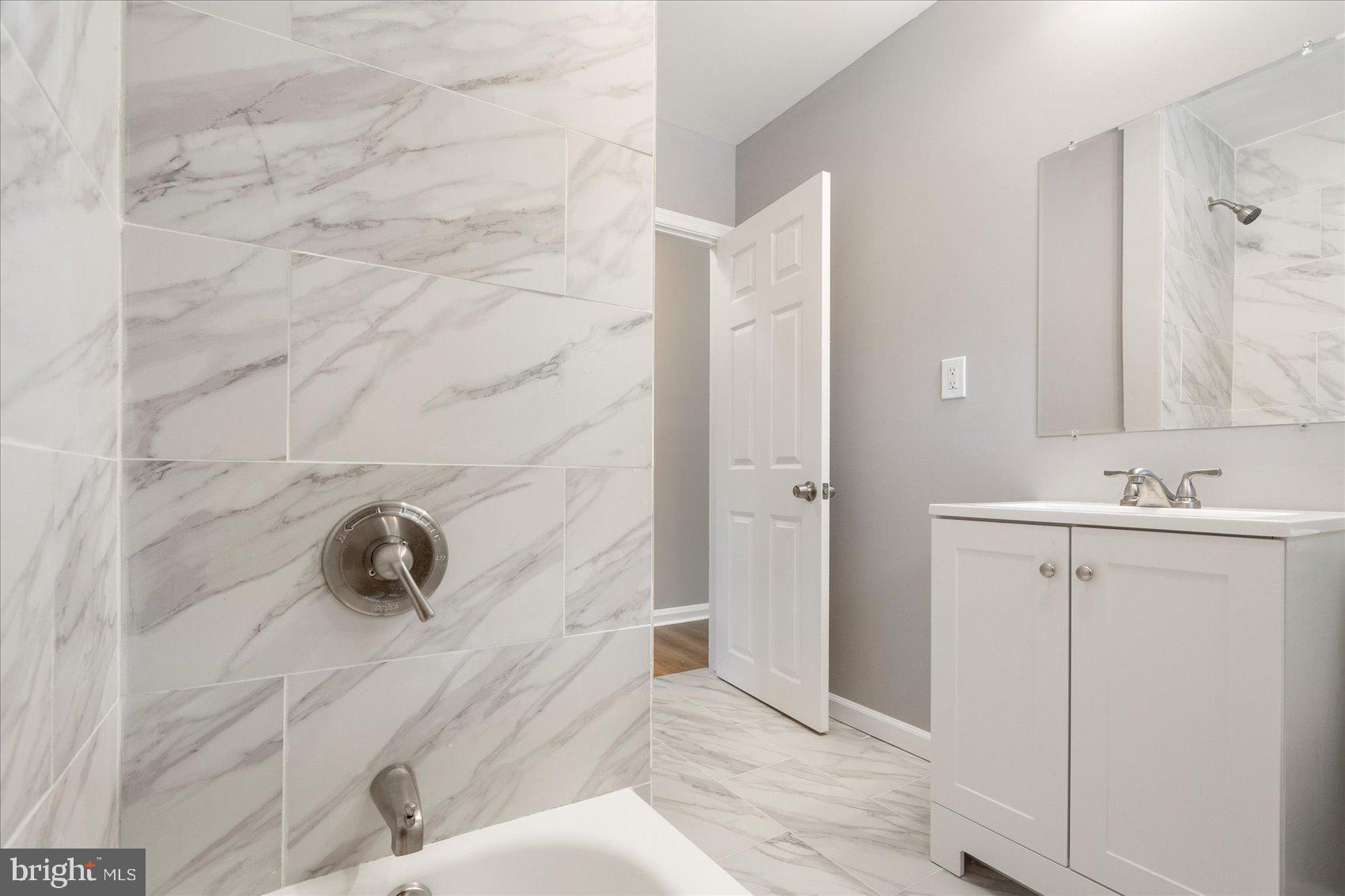 MEDFIELD - Residential