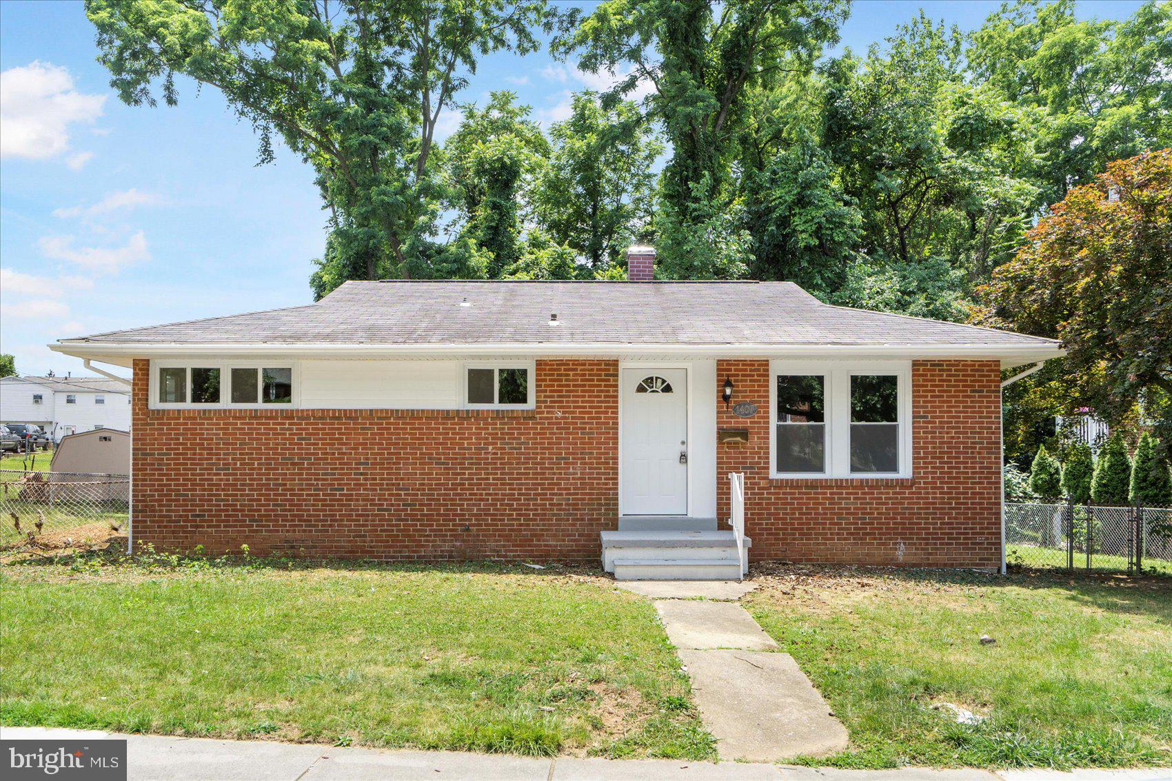 MEDFIELD - Residential