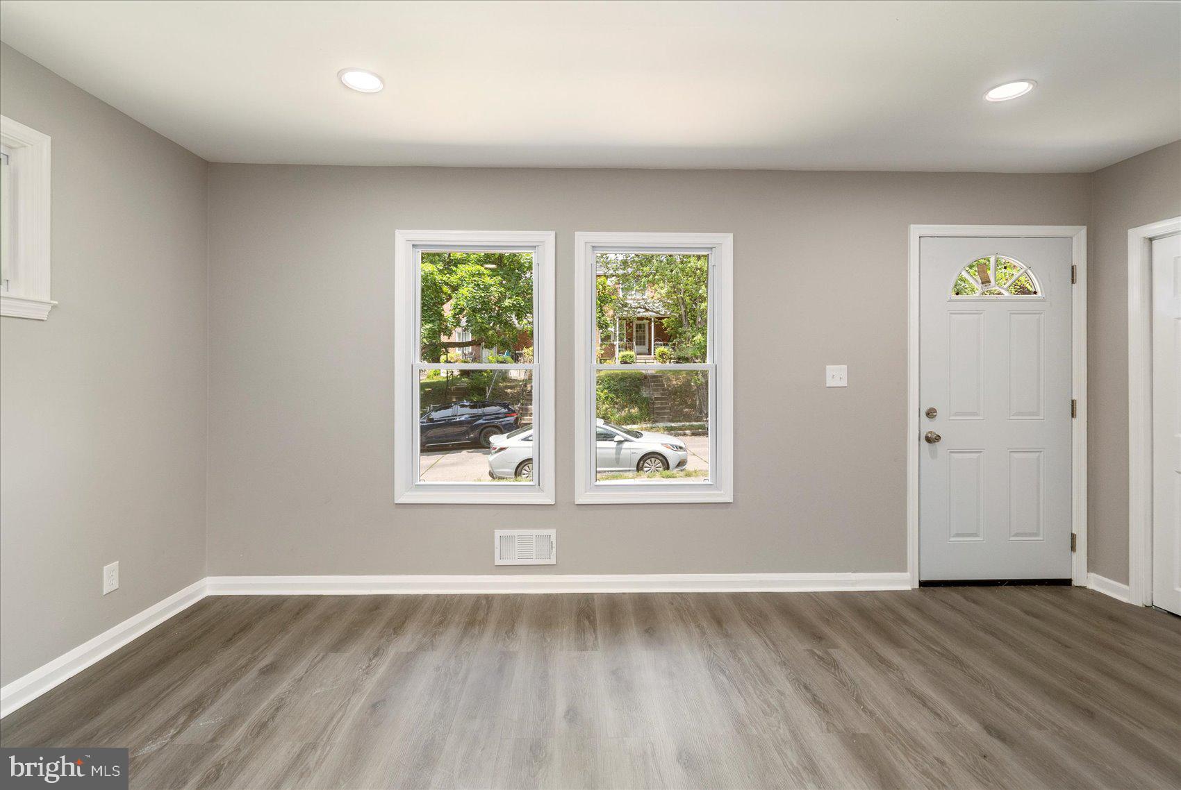 MEDFIELD - Residential