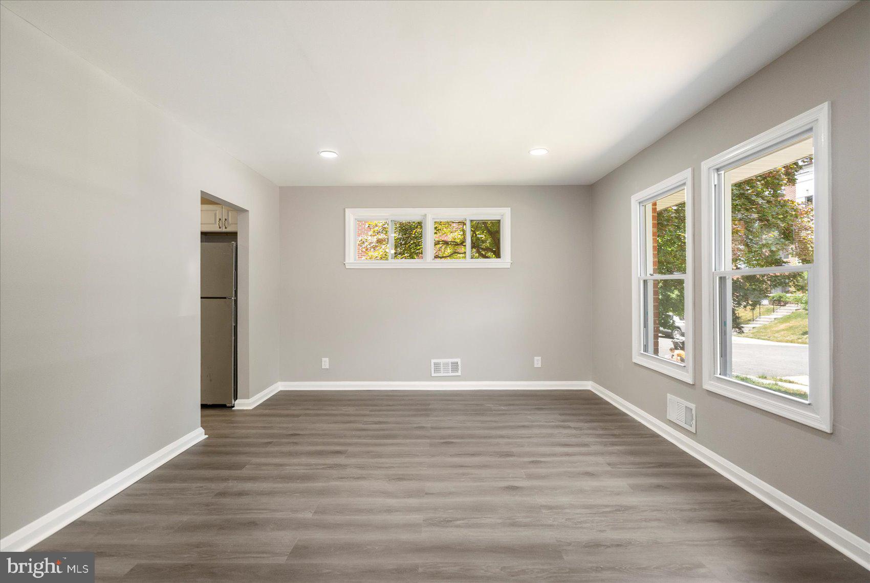 MEDFIELD - Residential