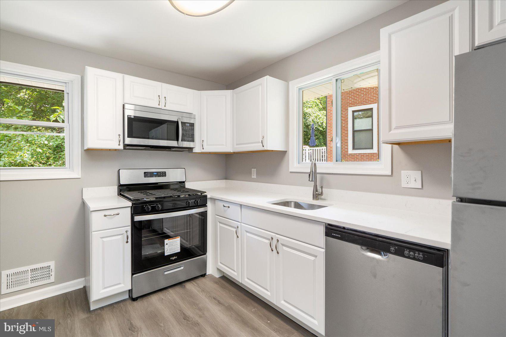 MEDFIELD - Residential