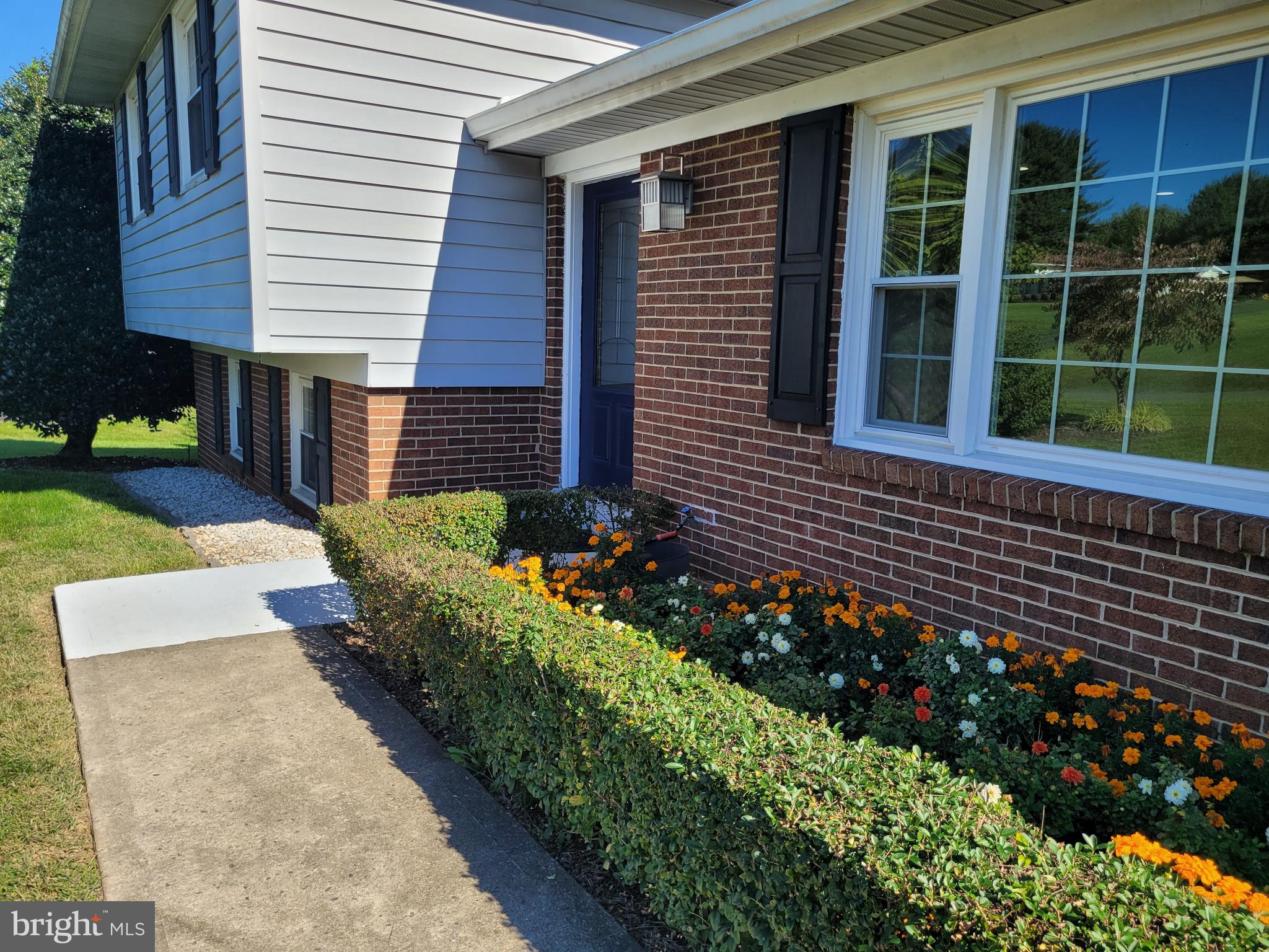 5 GARFIELD COURT