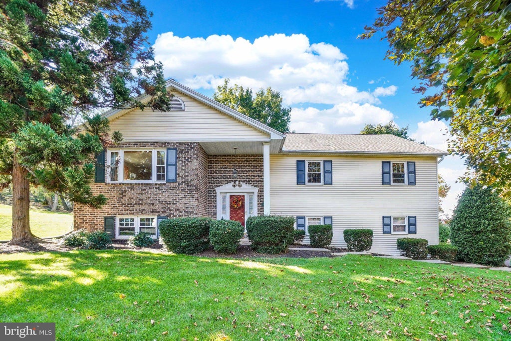 Photo of 3044 Westwood Drive, LANCASTER, PA 17601 (MLS # PALA2097562)