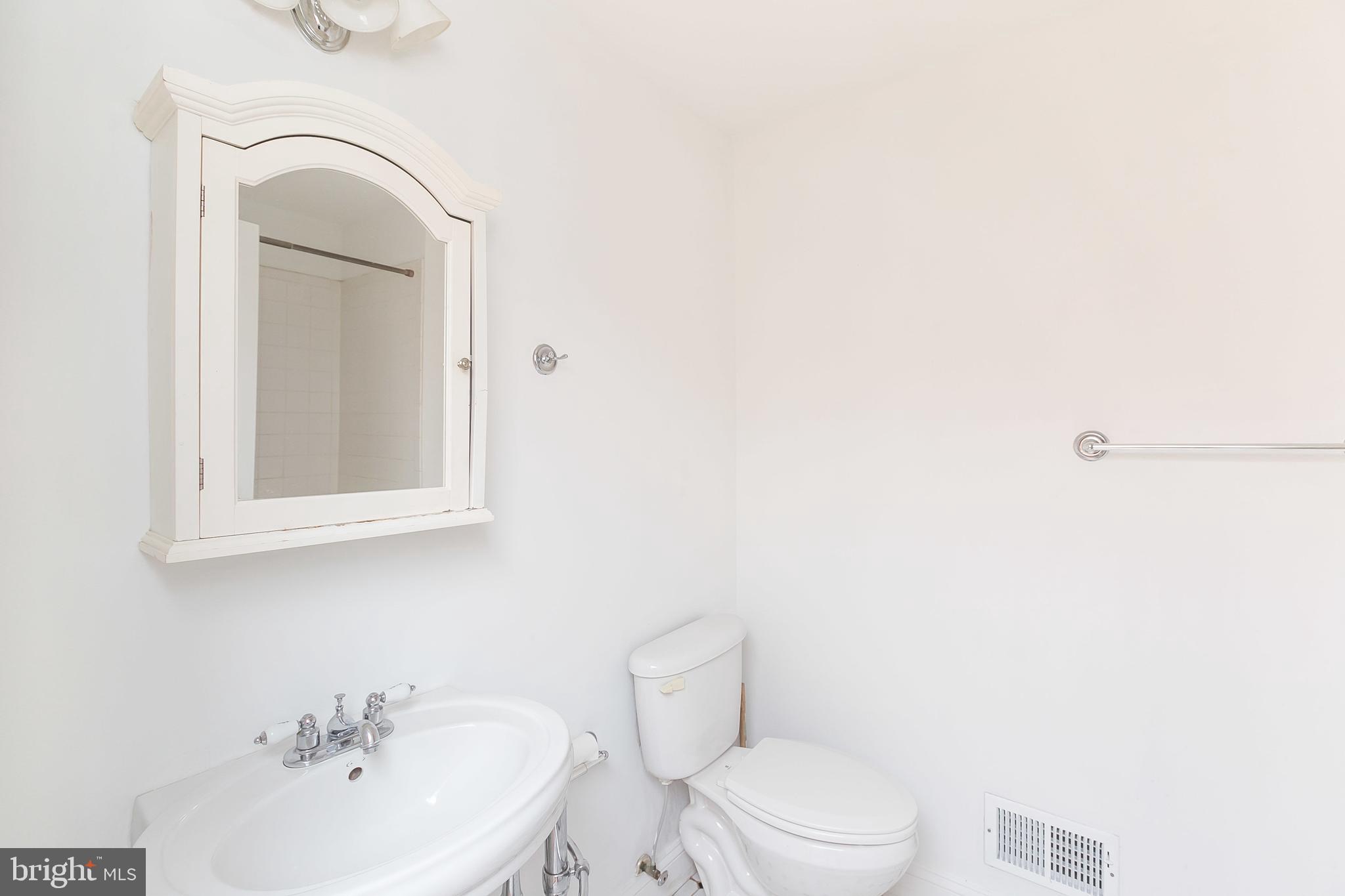 WASHINGTON VILLAGE - Residential Lease