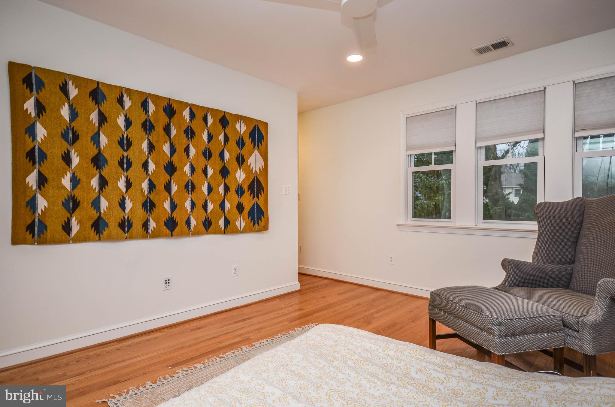 NORTH WOODSIDE - Residential Lease