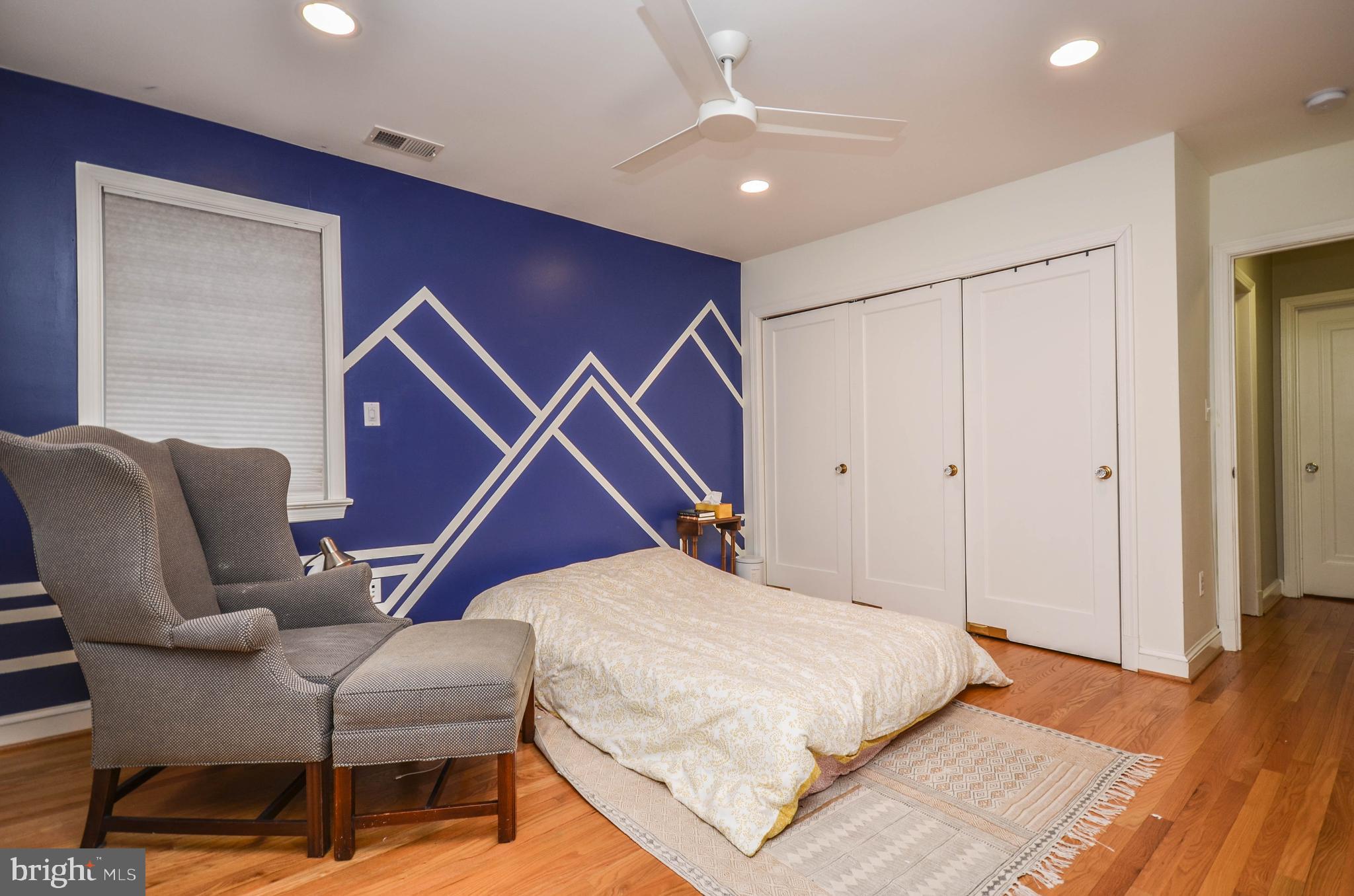 NORTH WOODSIDE - Residential Lease