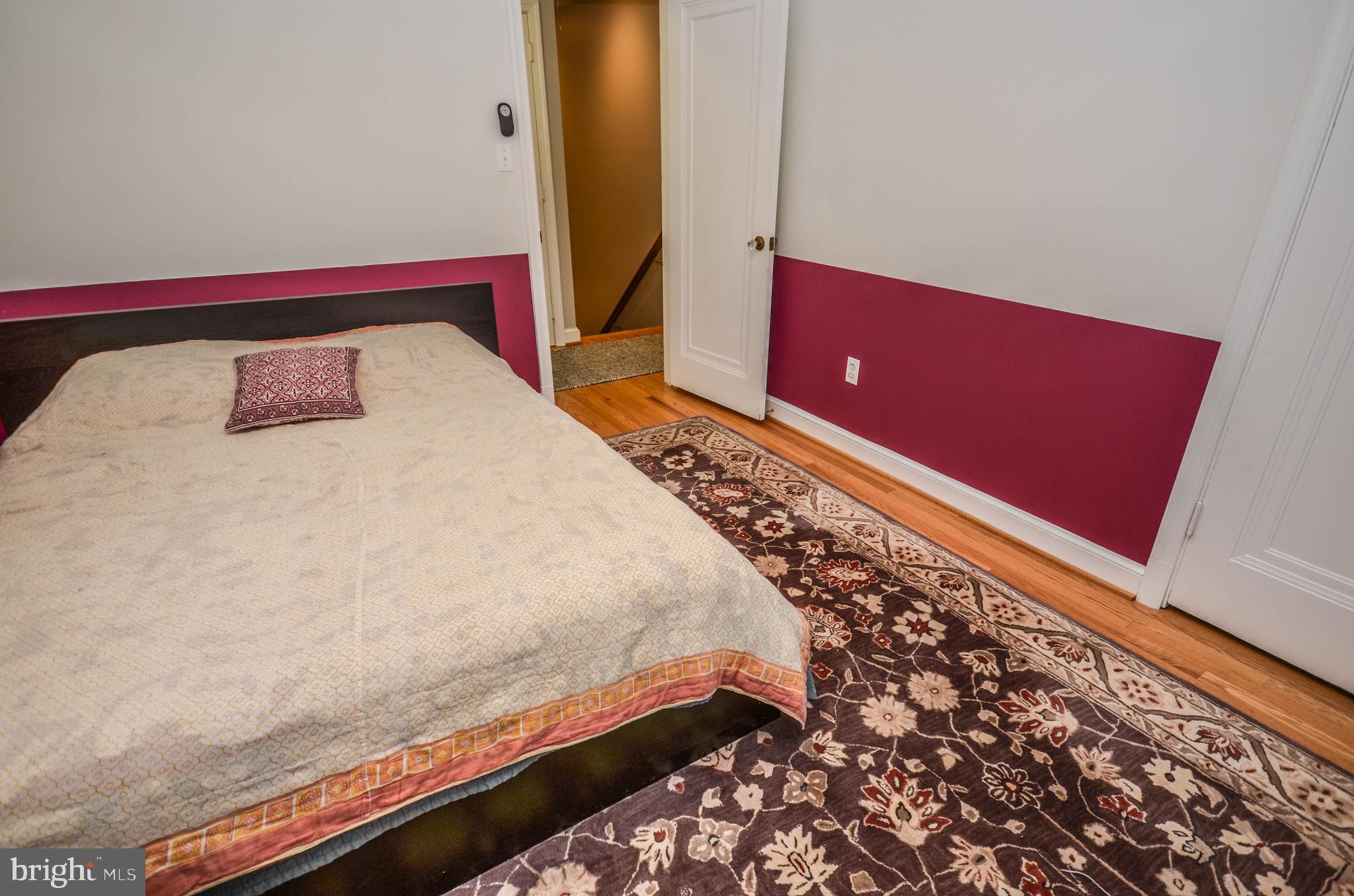 NORTH WOODSIDE - Residential Lease