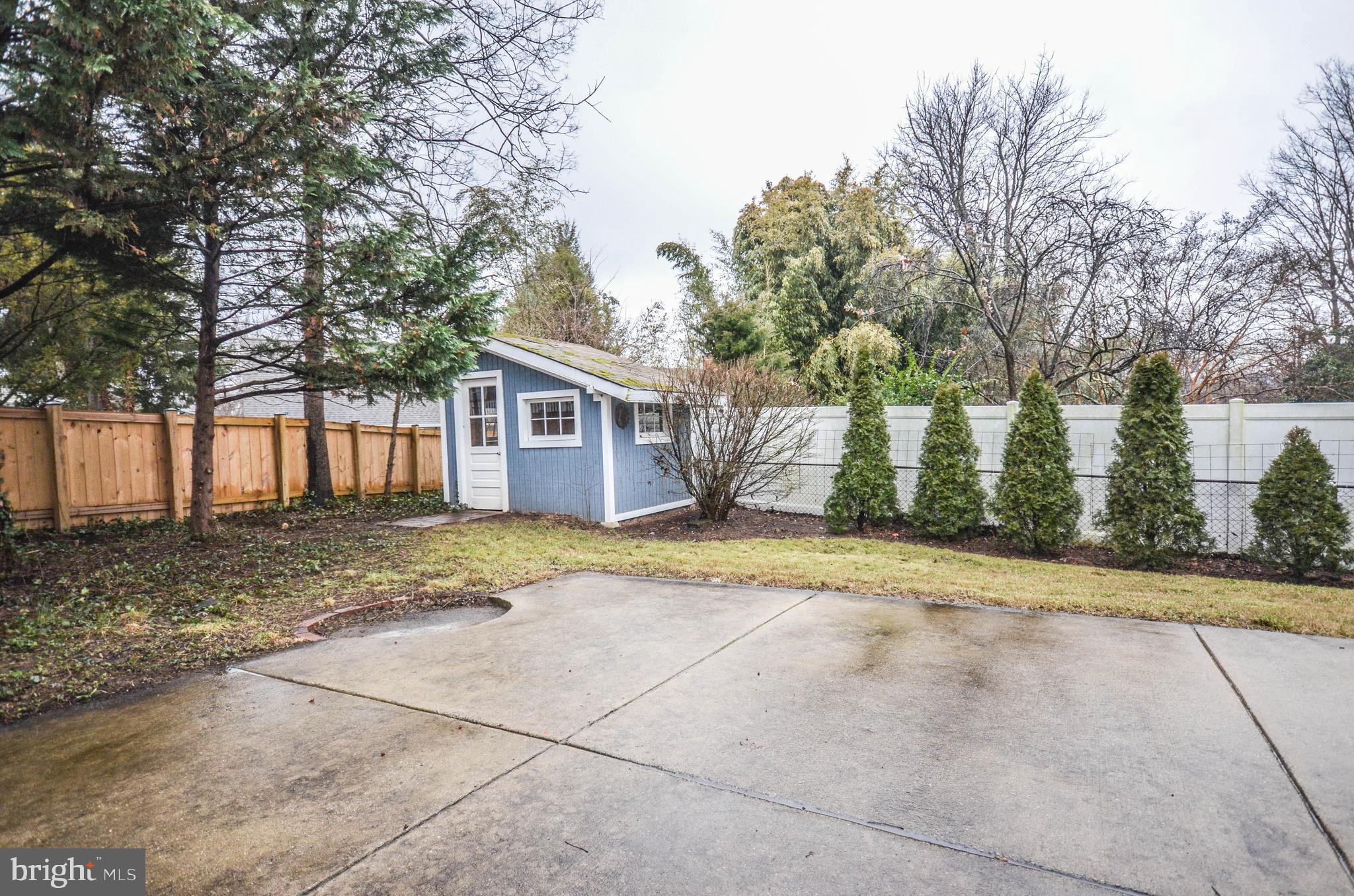 NORTH WOODSIDE - Residential Lease