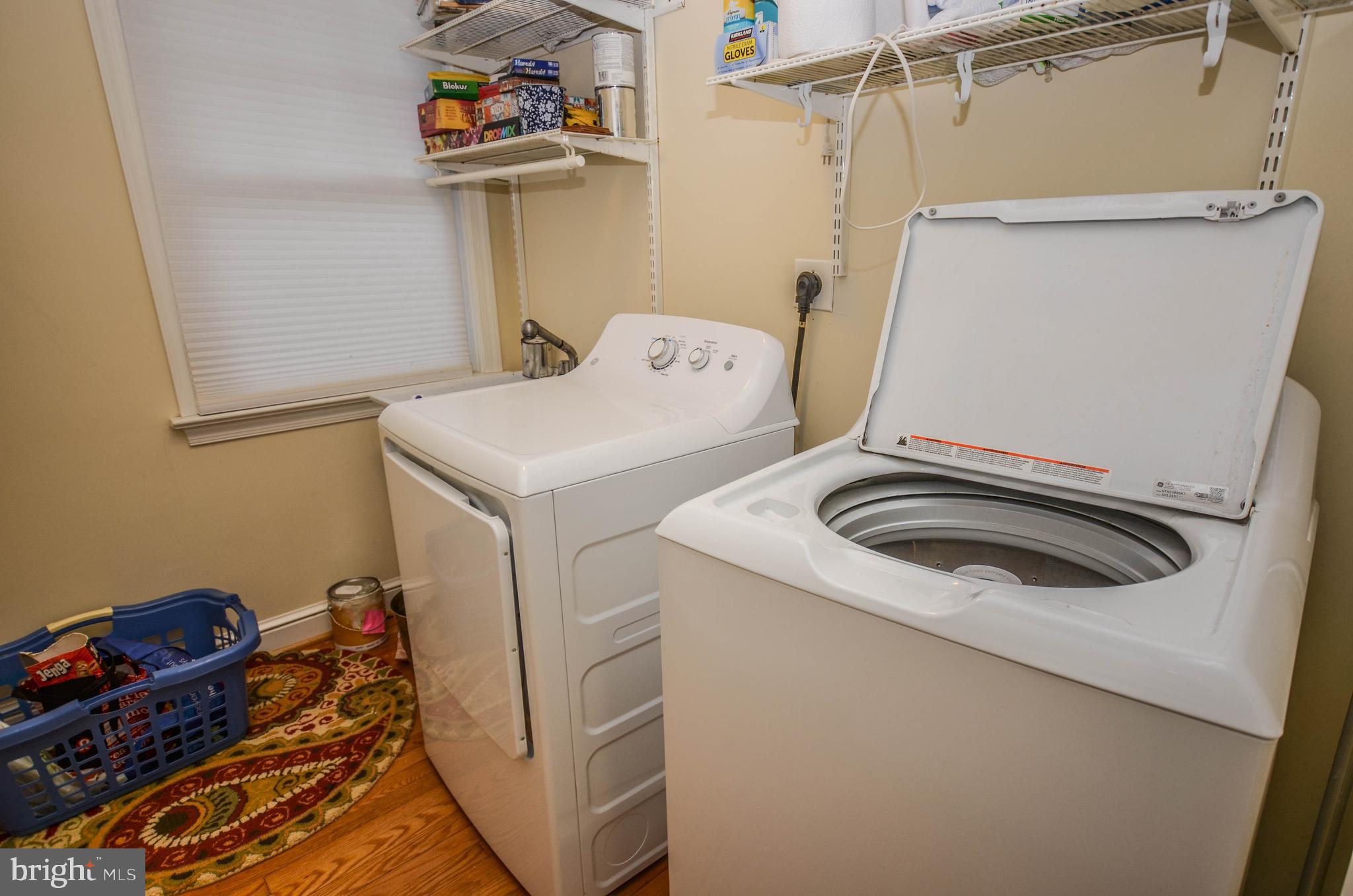 NORTH WOODSIDE - Residential Lease