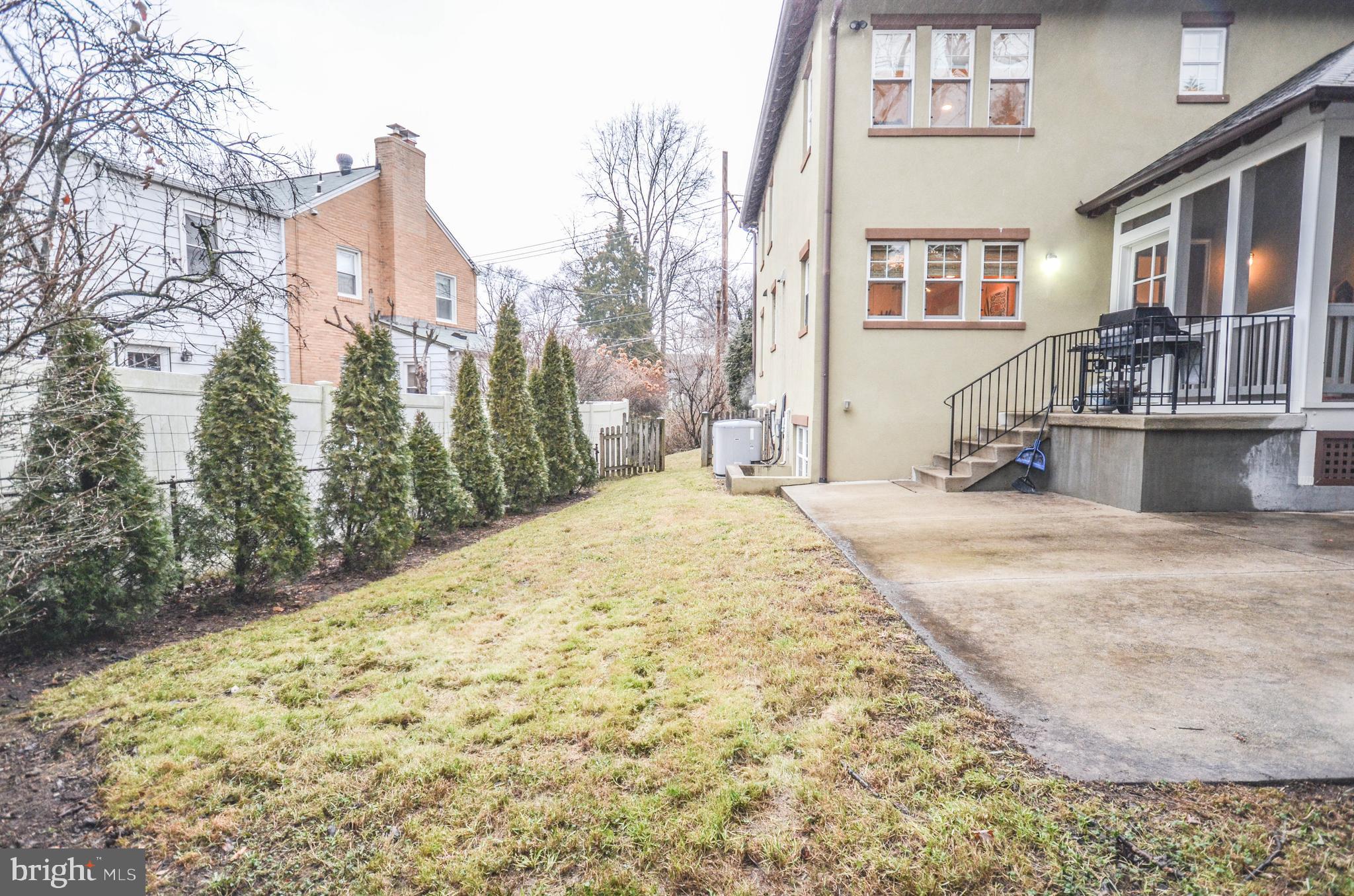 NORTH WOODSIDE - Residential Lease