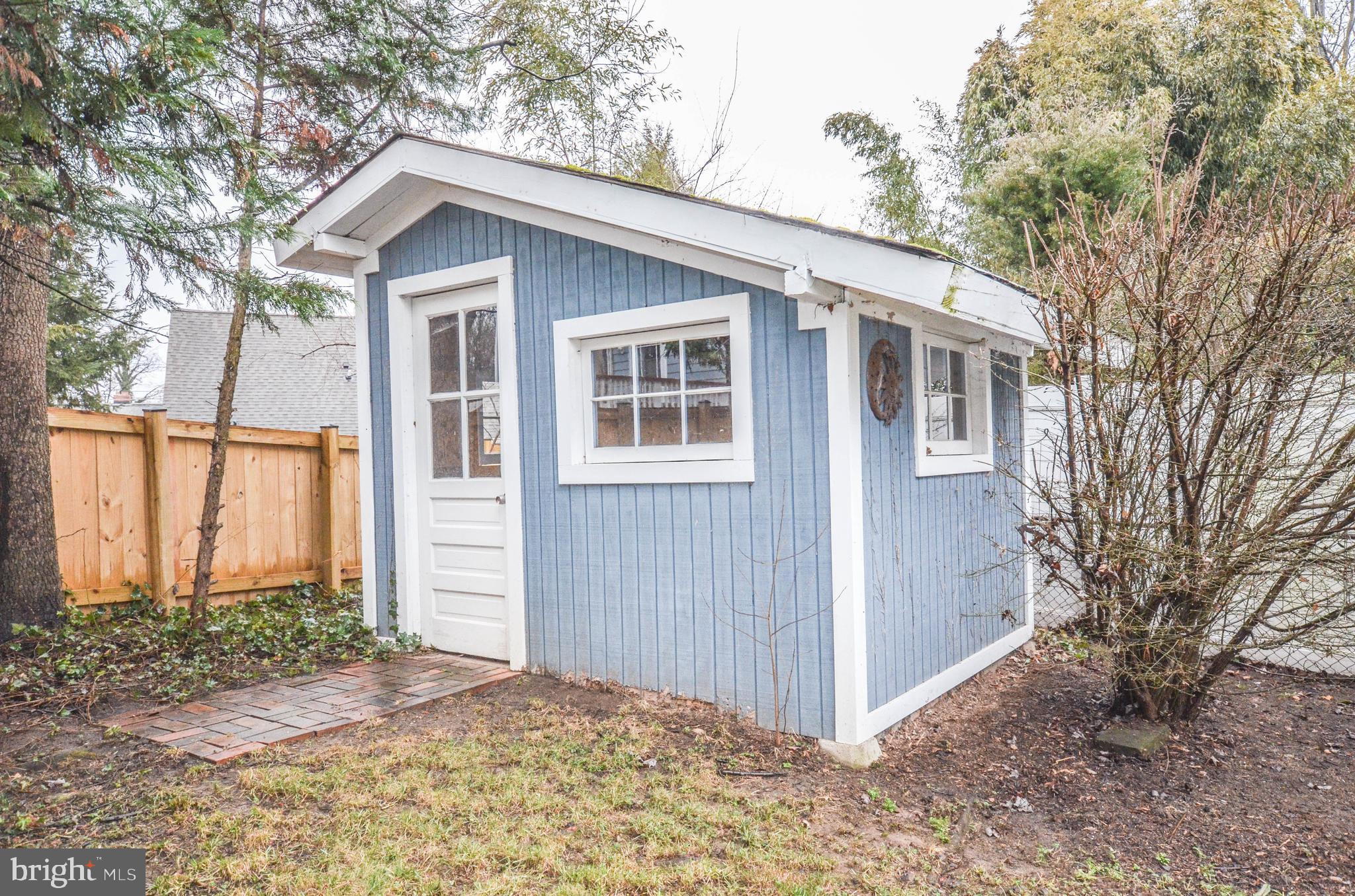 NORTH WOODSIDE - Residential Lease