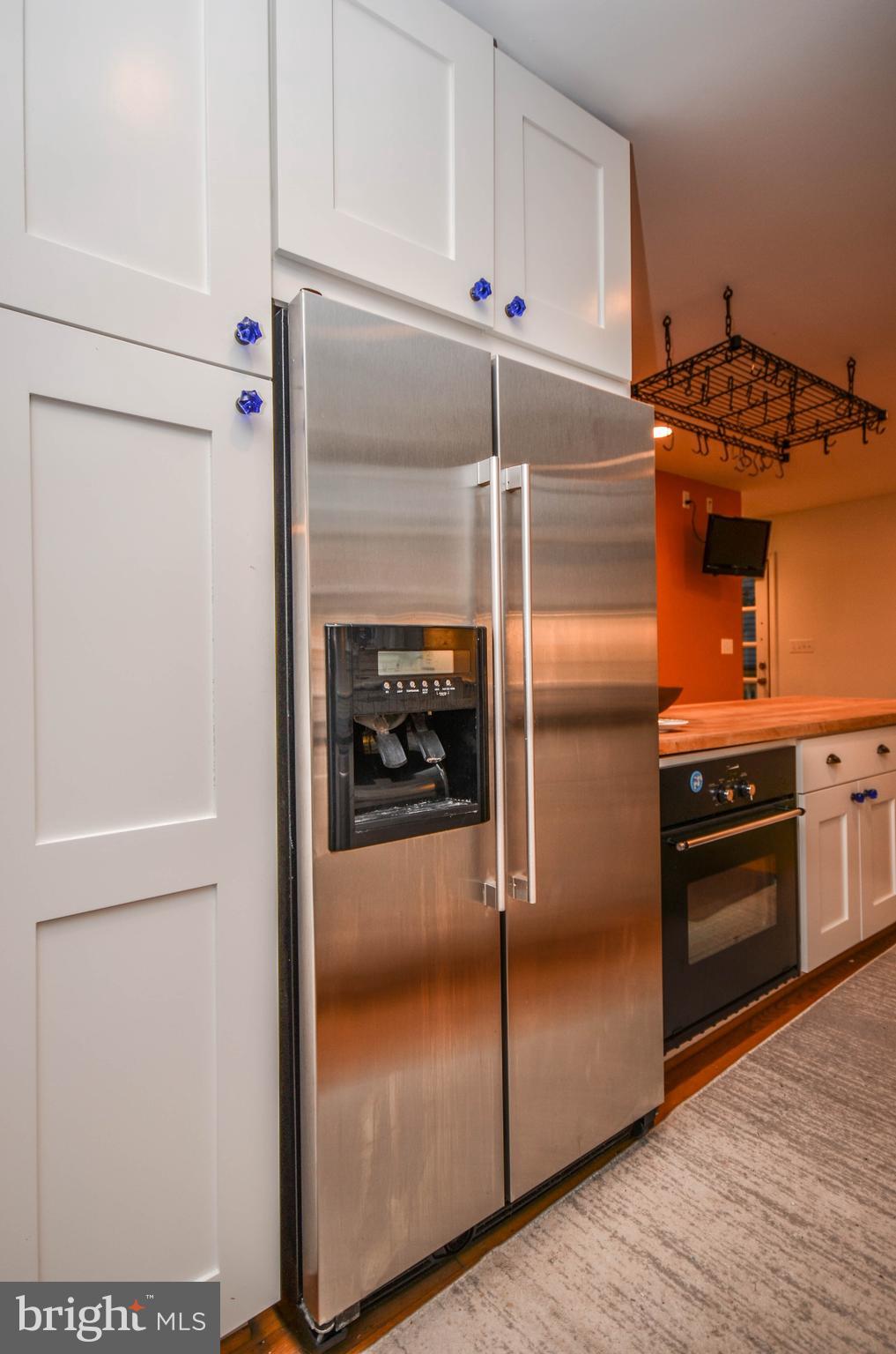 NORTH WOODSIDE - Residential Lease